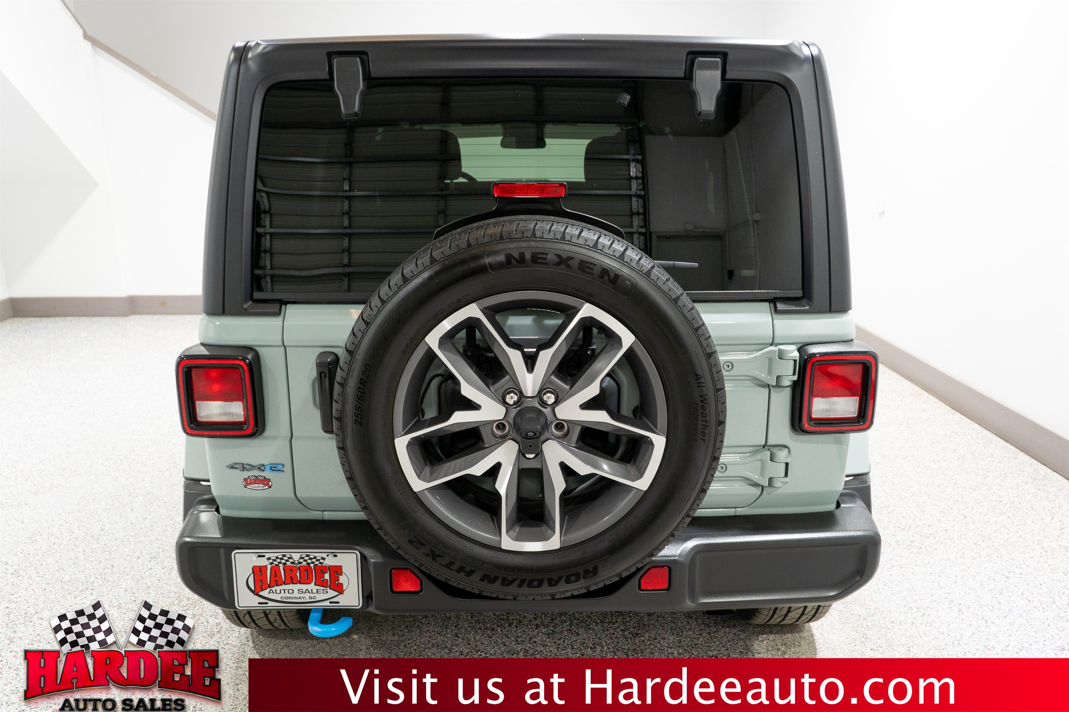 Used 2024 Jeep Wrangler Unlimited w/ Convenience Group AWD/4WD image 4