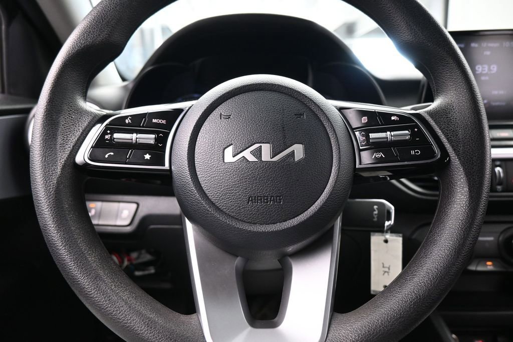 Used 2024 Kia Forte LXS w/ LXS Technology Package FWD image 23