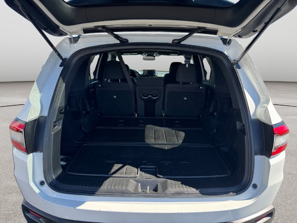 Used 2023 Honda Pilot Sport image 19