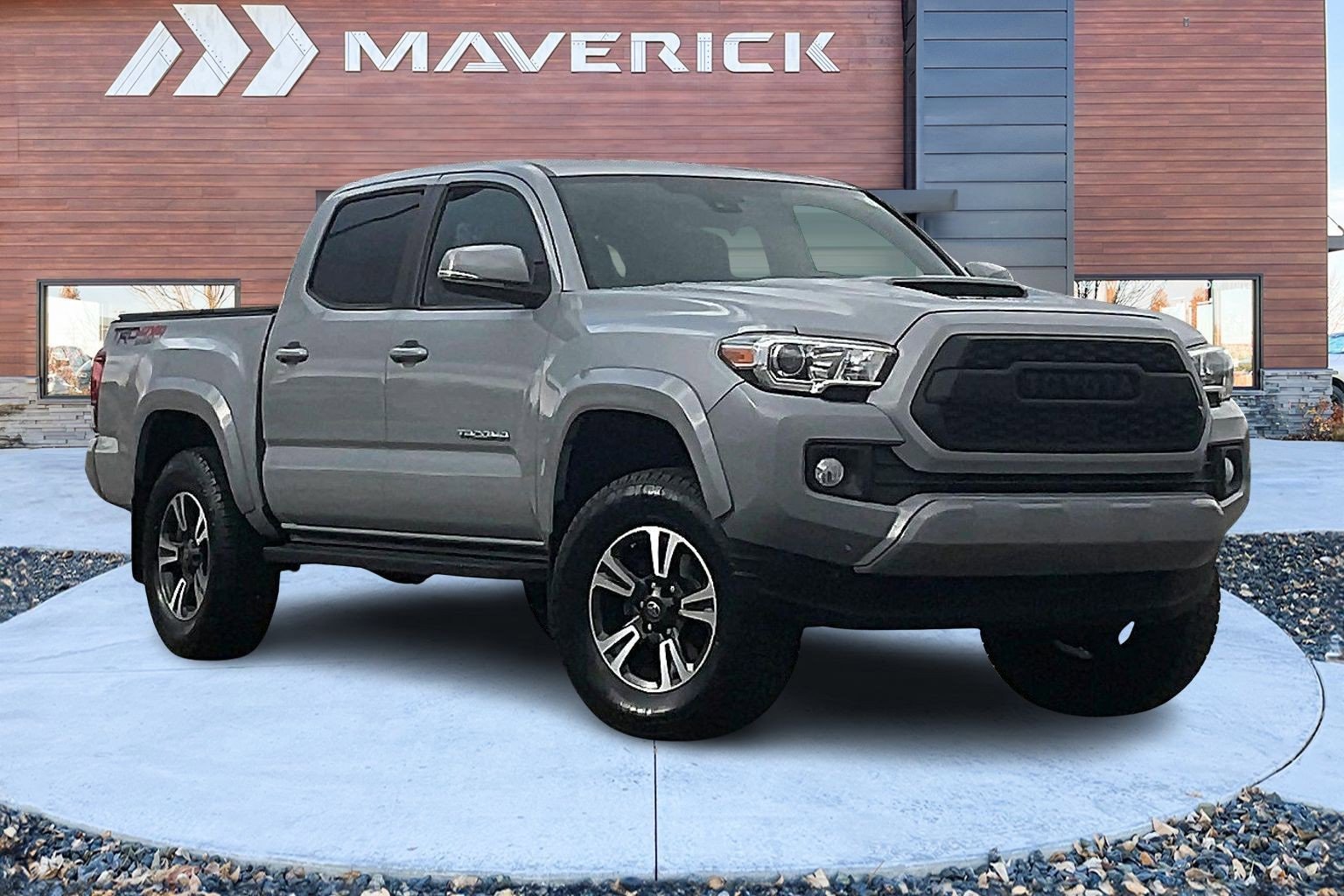 Used 2018 Toyota Tacoma TRD Sport image 1