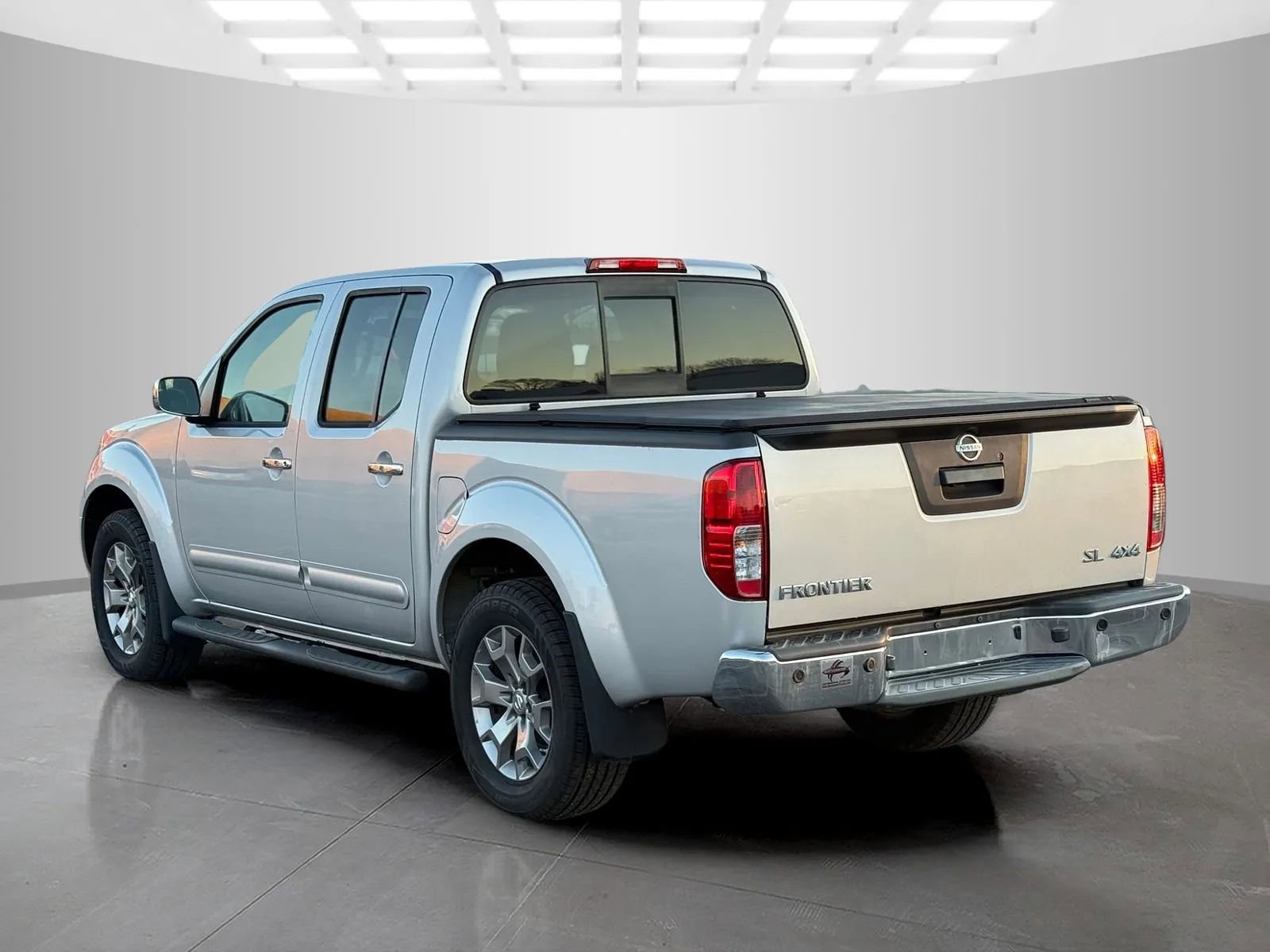Used 2019 Nissan Frontier SL image 7