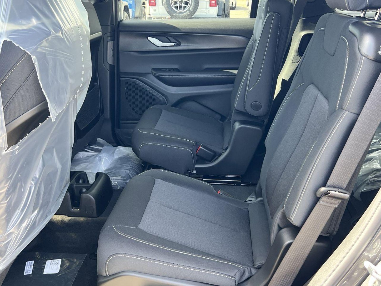 New 2025 Jeep Grand Cherokee L Laredo w/ Luxury Tech Group I image 16