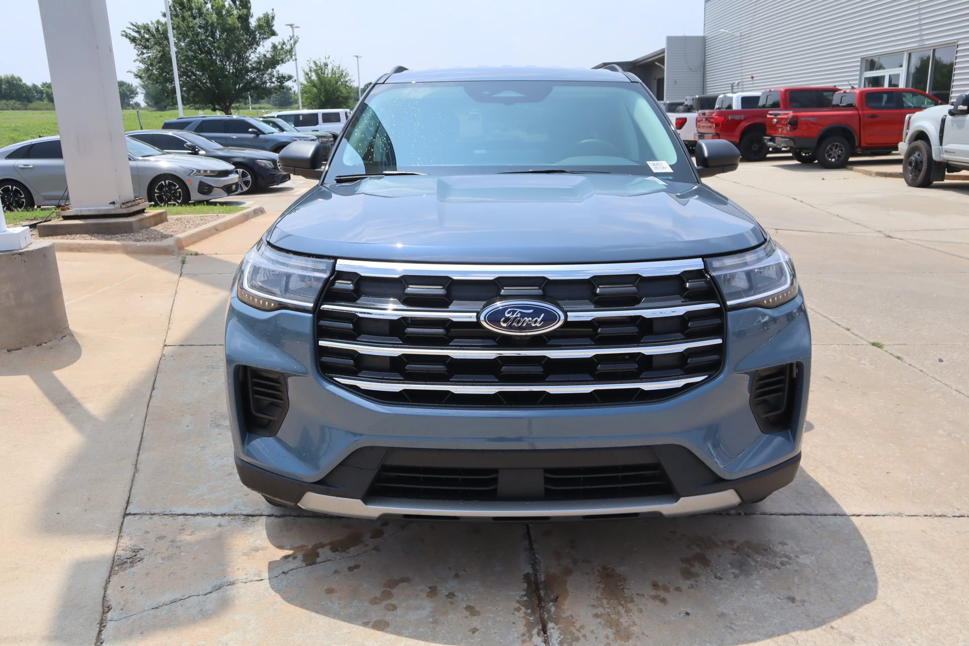 New 2026 Ford Explorer Active RWD image 9