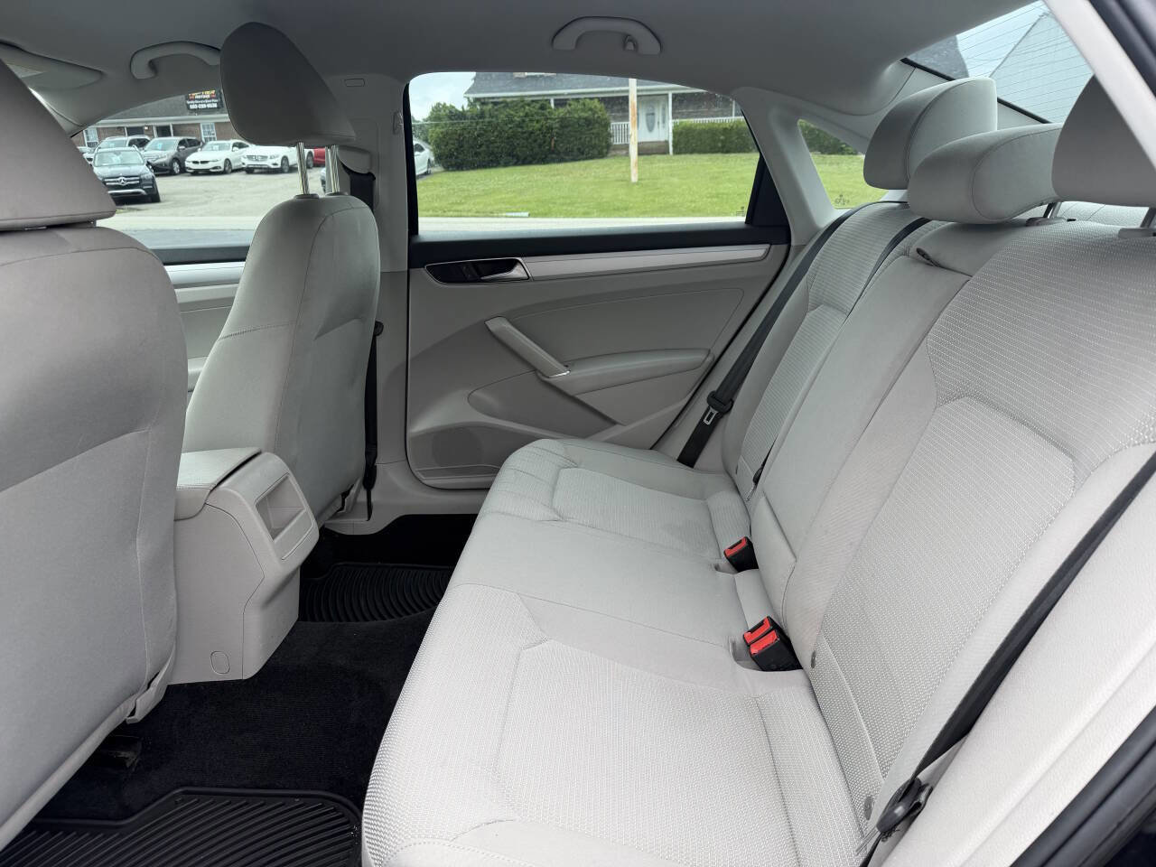 Used 2017 Volkswagen Passat 1.8T S FWD image 17