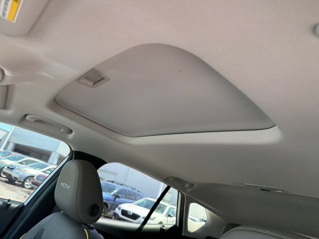 Used 2025 Chevrolet Trax ACTIV w/ Sunroof Package FWD image 17