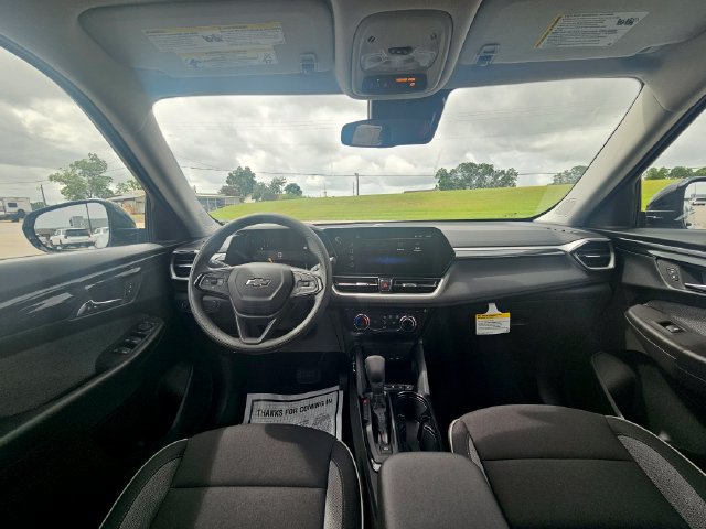 New 2026 Chevrolet TrailBlazer LT w/ Midnight Edition FWD image 12