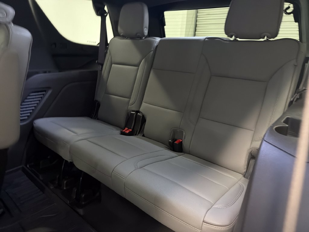 Used 2023 GMC Yukon SLT RWD image 17