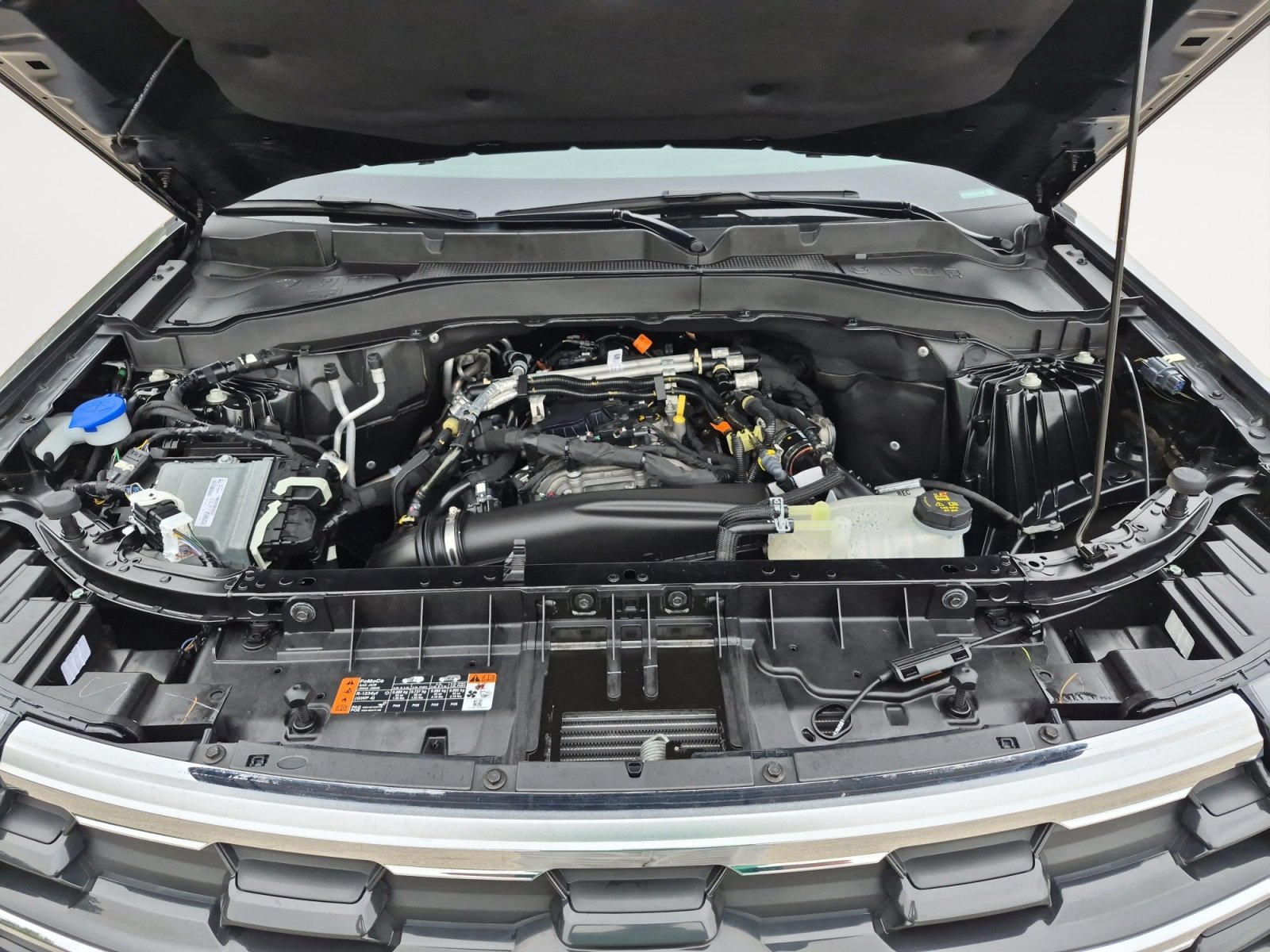 Used 2025 Ford Explorer Active RWD image 30
