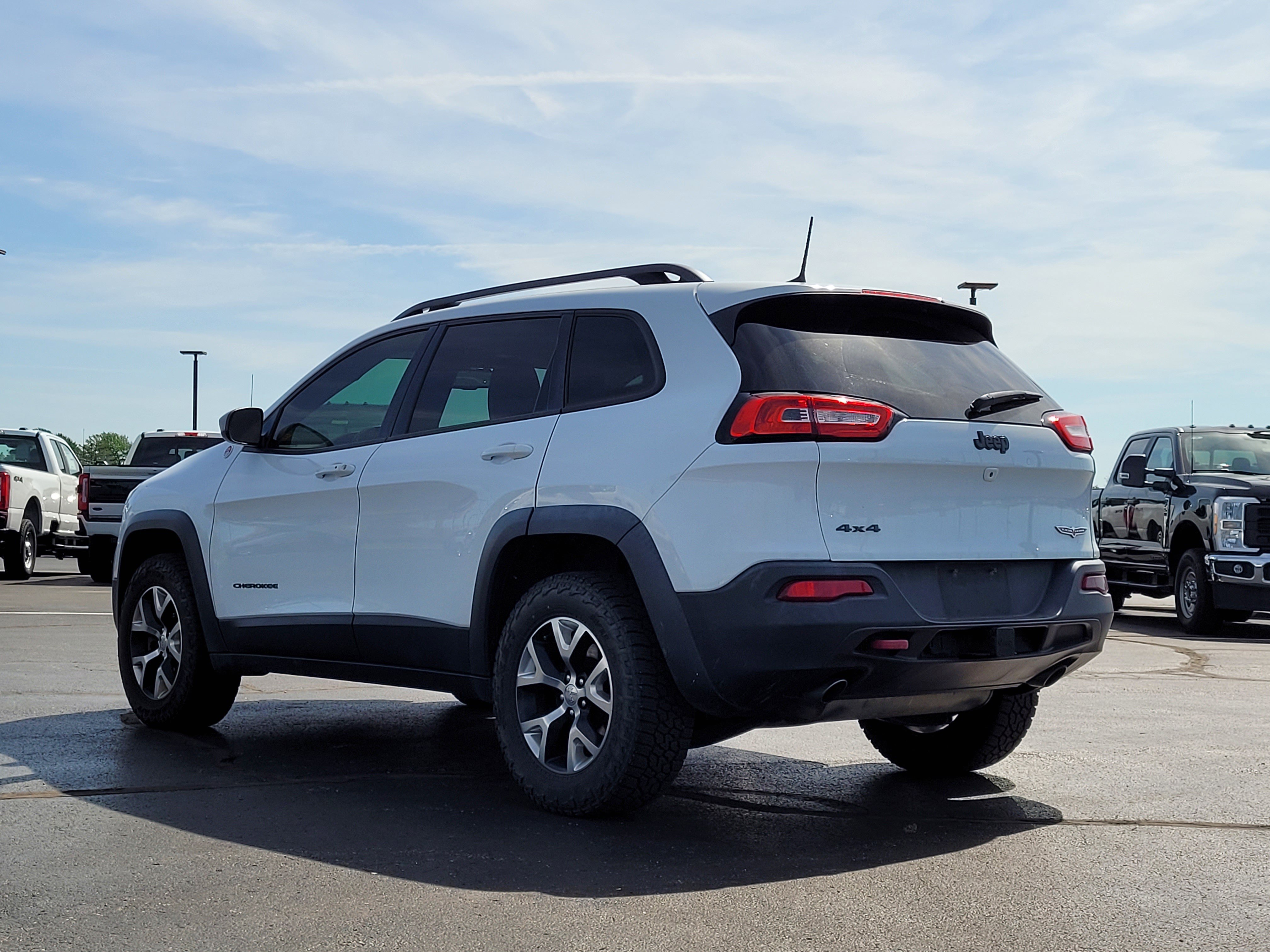 Used 2016 Jeep Cherokee Trailhawk w/ Comfort/Convenience Group image 6