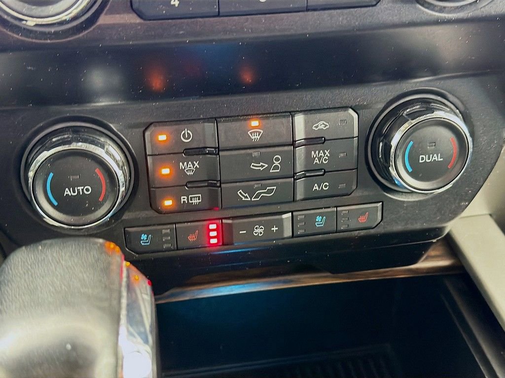 Used 2020 Ford F150 Lariat image 34