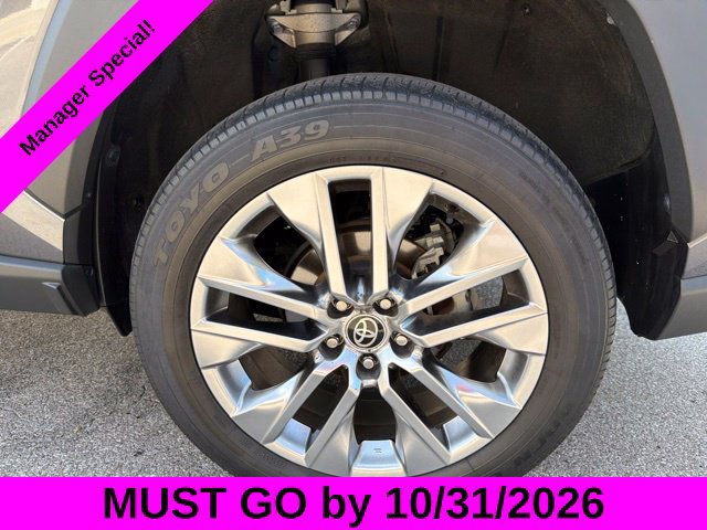 Used 2022 Toyota RAV4 XLE Premium FWD image 16