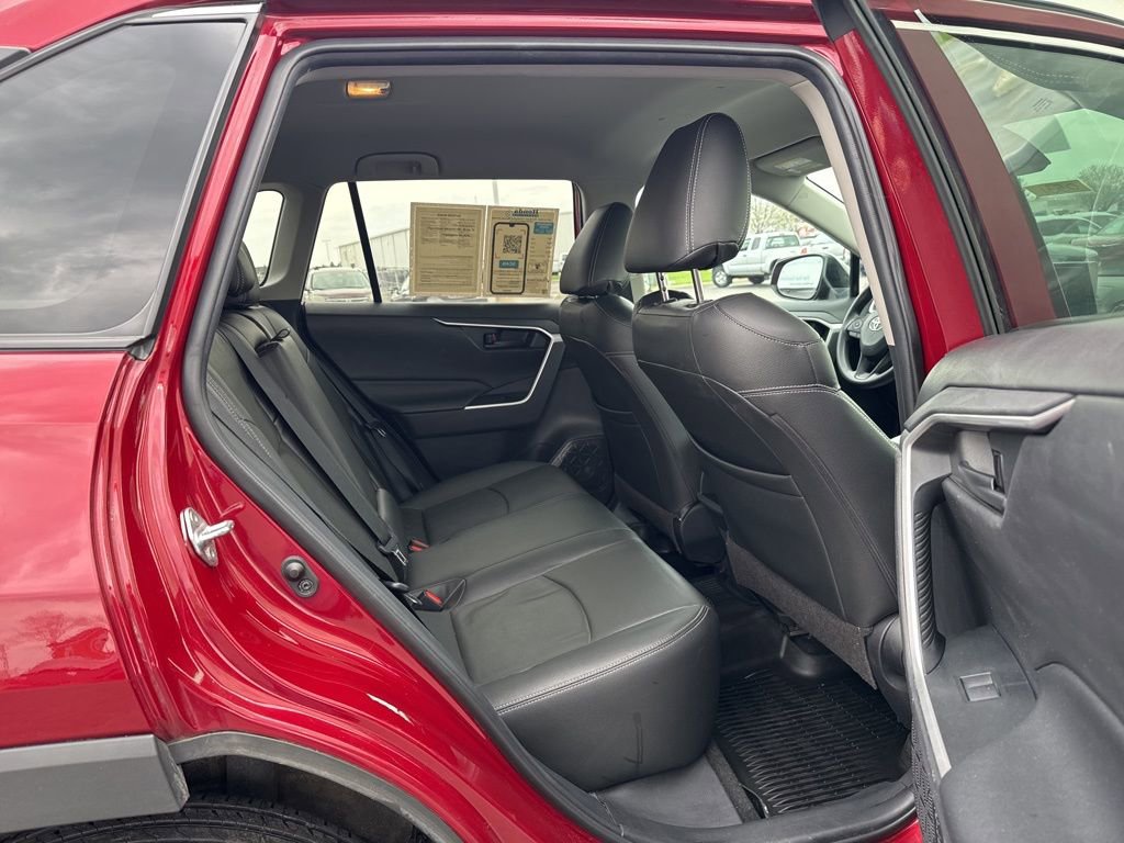 Used 2020 Toyota RAV4 LE w/ All Weather Liner Package AWD/4WD image 38