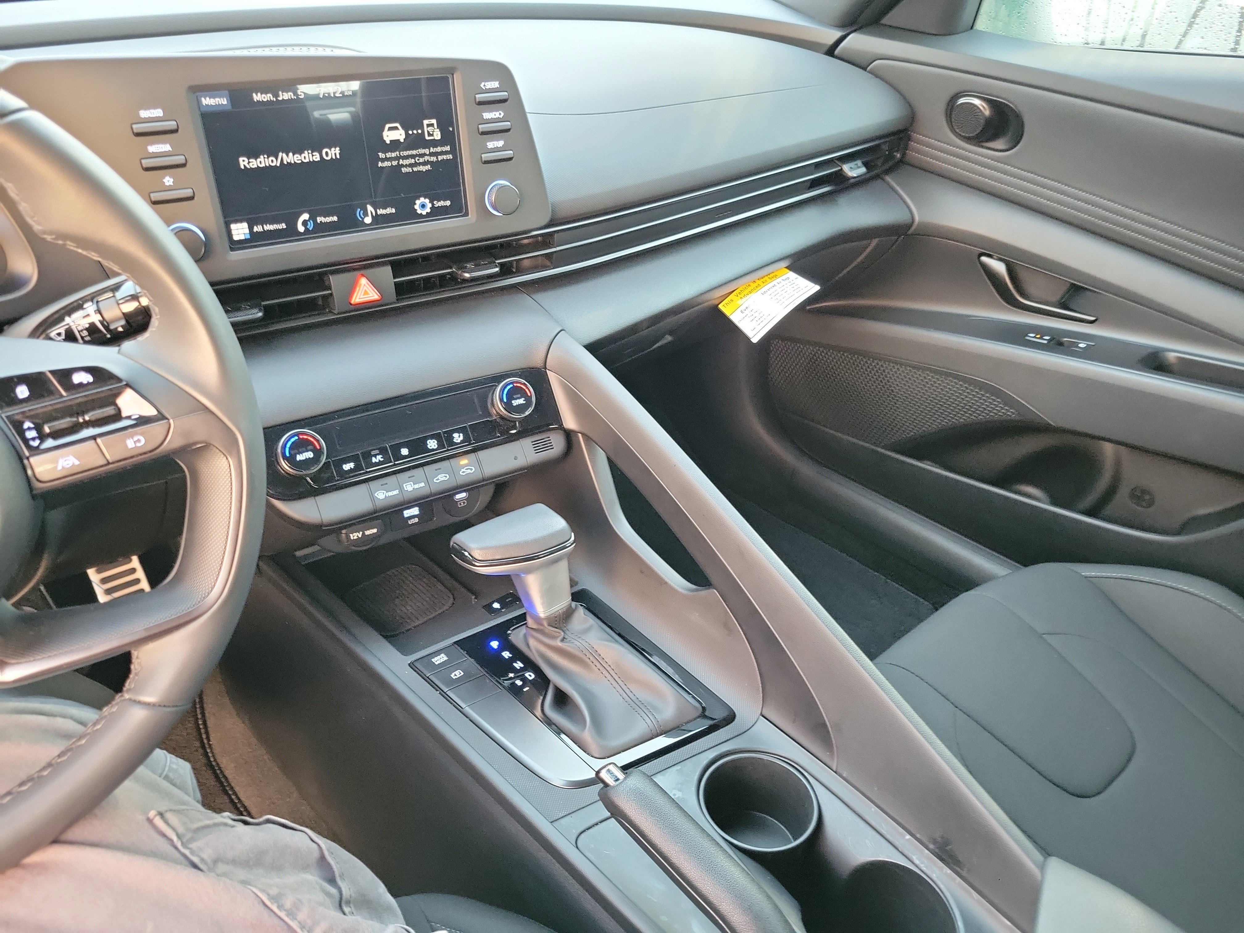 Certified 2025 Hyundai Elantra Sport w/ Cargo Package image 15