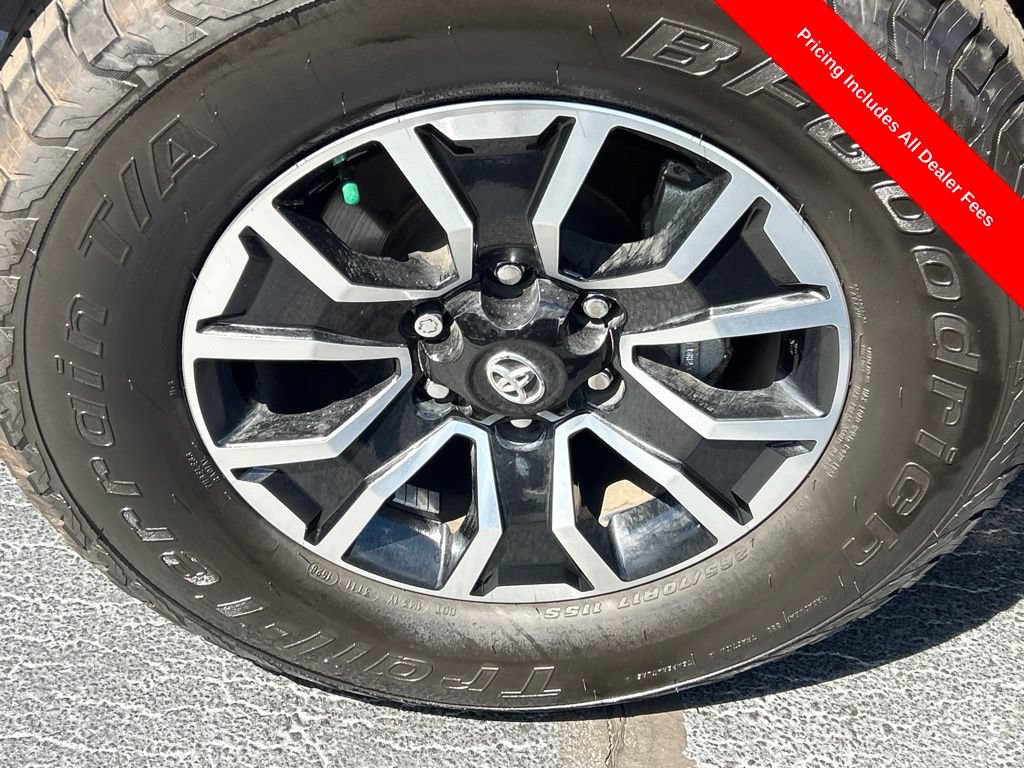 Used 2022 Toyota Tacoma TRD Sport w/ Technology Package AWD/4WD image 24