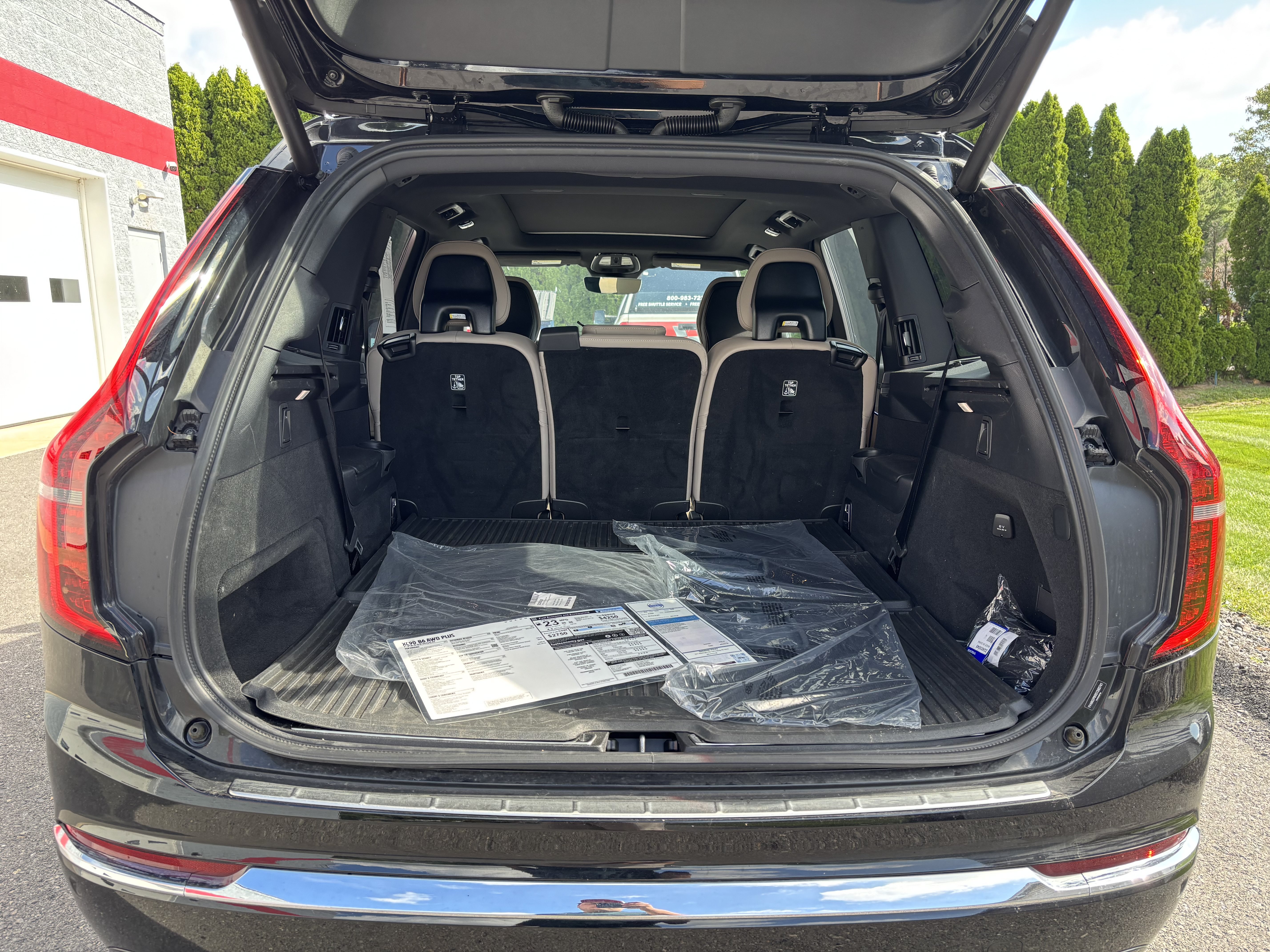 Used 2025 Volvo XC90 B6 Plus w/ Protection Package Premier AWD/4WD image 5