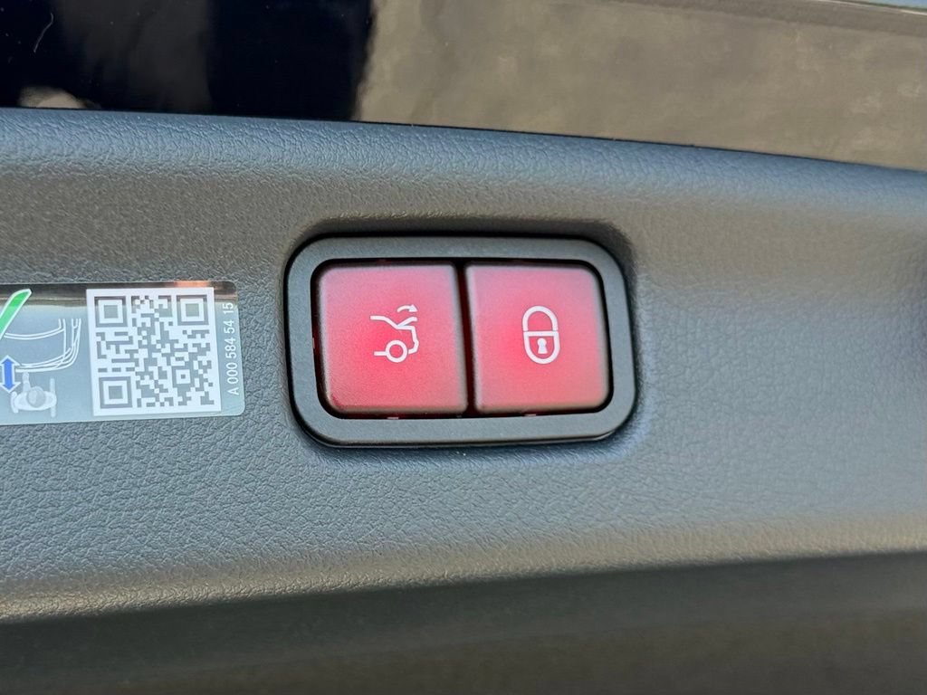 New 2026 Mercedes-Benz C 300 Sedan image 13