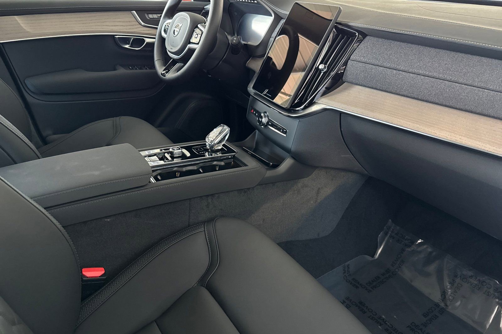 New 2026 Volvo XC90 B5 Plus w/ Protection Package image 19