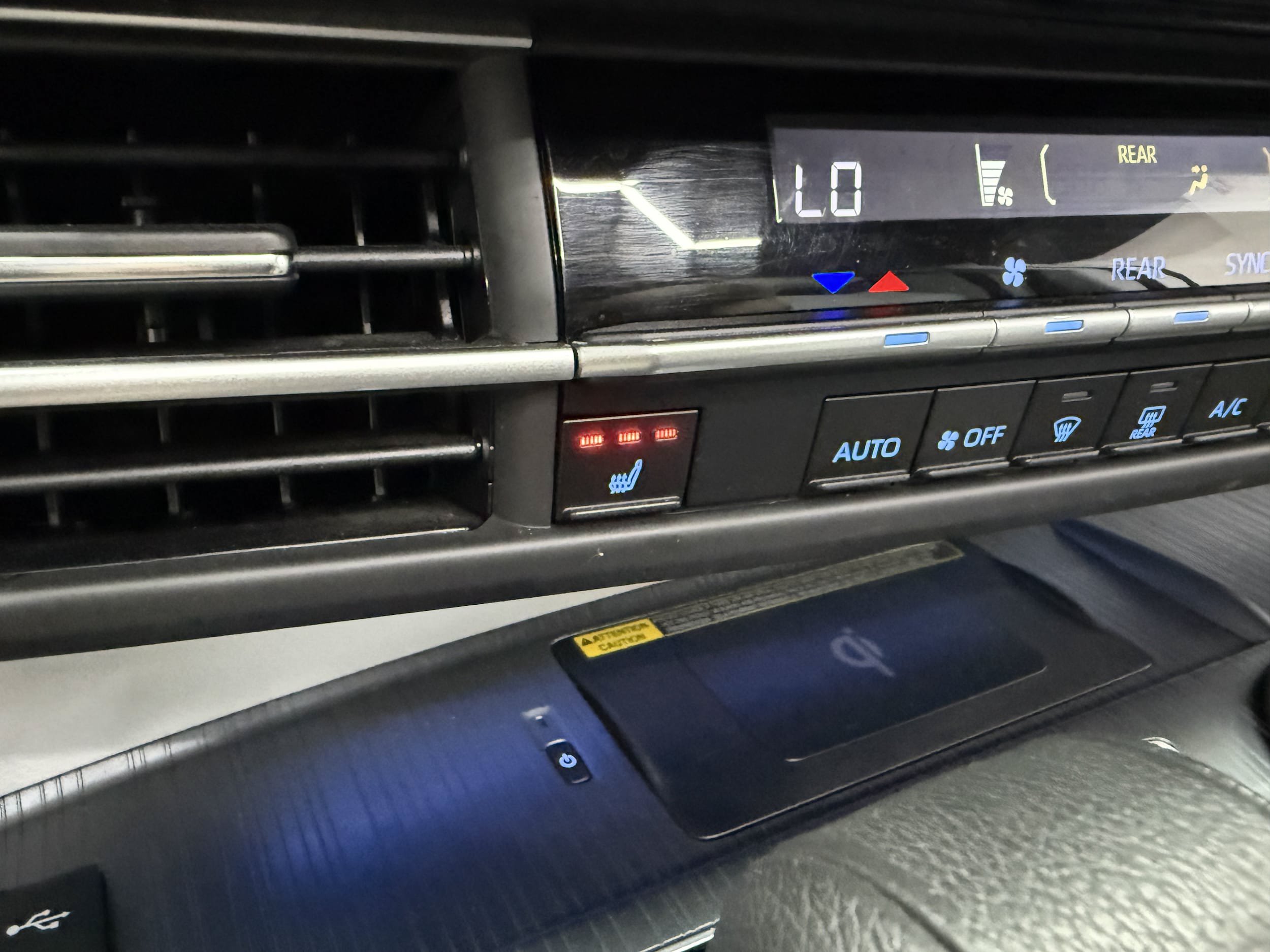 Used 2023 Toyota Sienna XLE FWD image 20