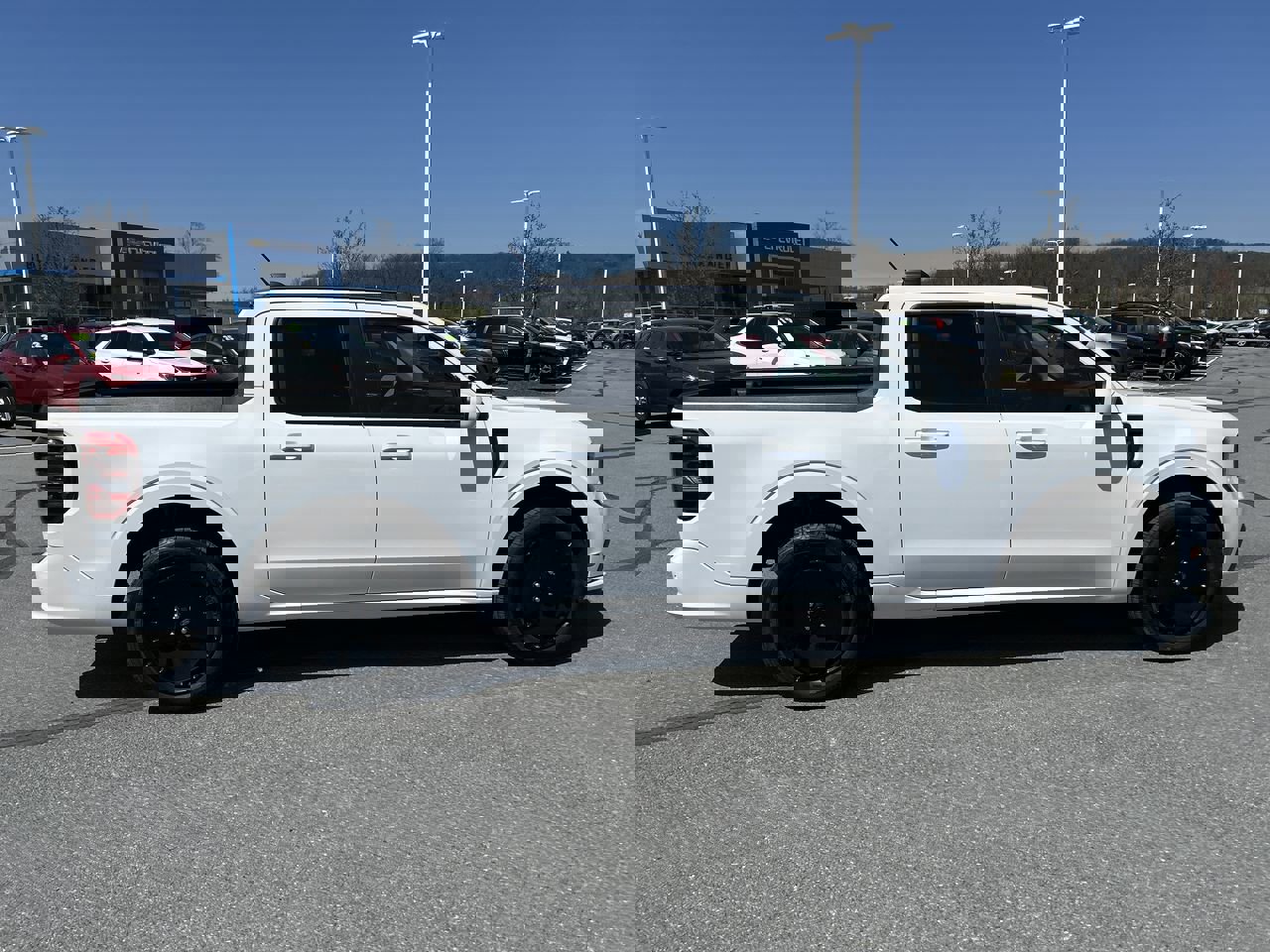 Used 2025 Ford Maverick Lobo image 8