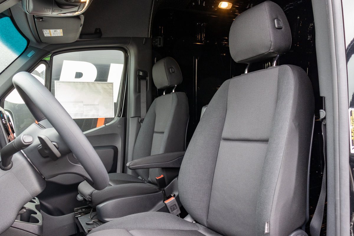 Used 2024 Mercedes-Benz Sprinter 2500 image 14