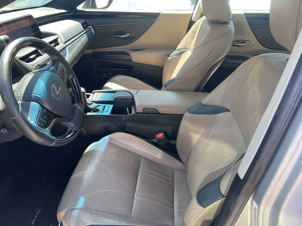 Used 2019 Lexus ES 350 Luxury w/ Accessory Package 2 FWD image 4