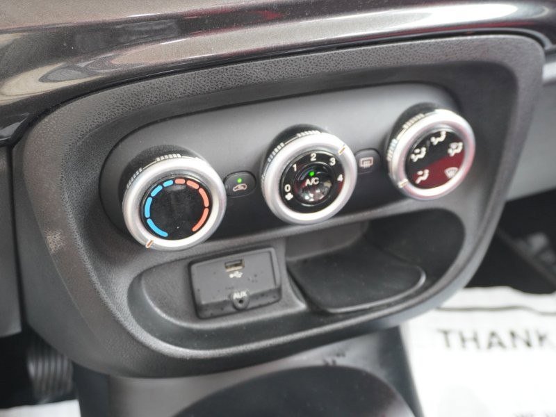 Used 2014 FIAT 500L Pop image 19