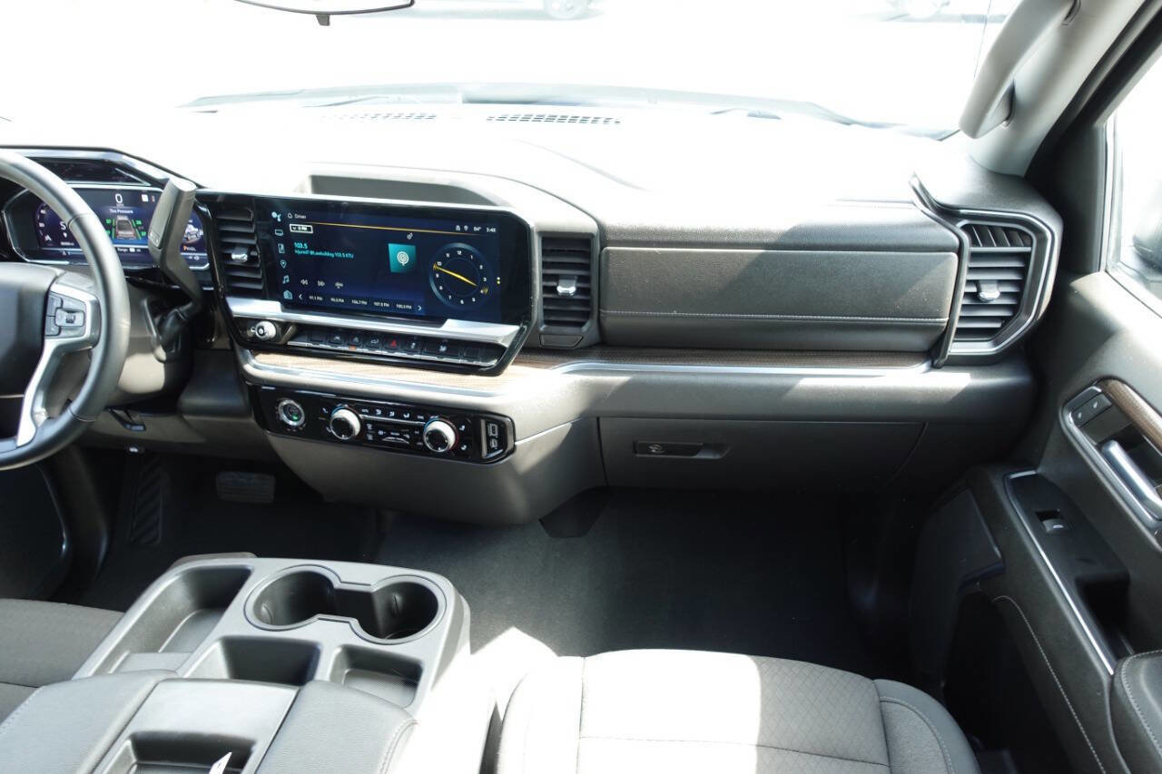Used 2023 Chevrolet Silverado 1500 LT AWD/4WD image 39