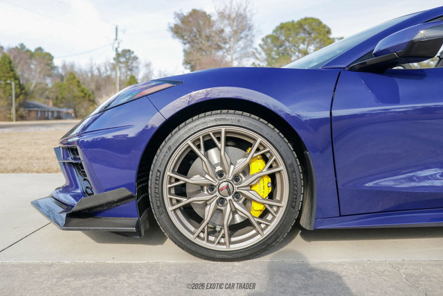 Used 2025 Chevrolet Corvette Stingray Premium Conv w/ Z51 Performance Package RWD image 4