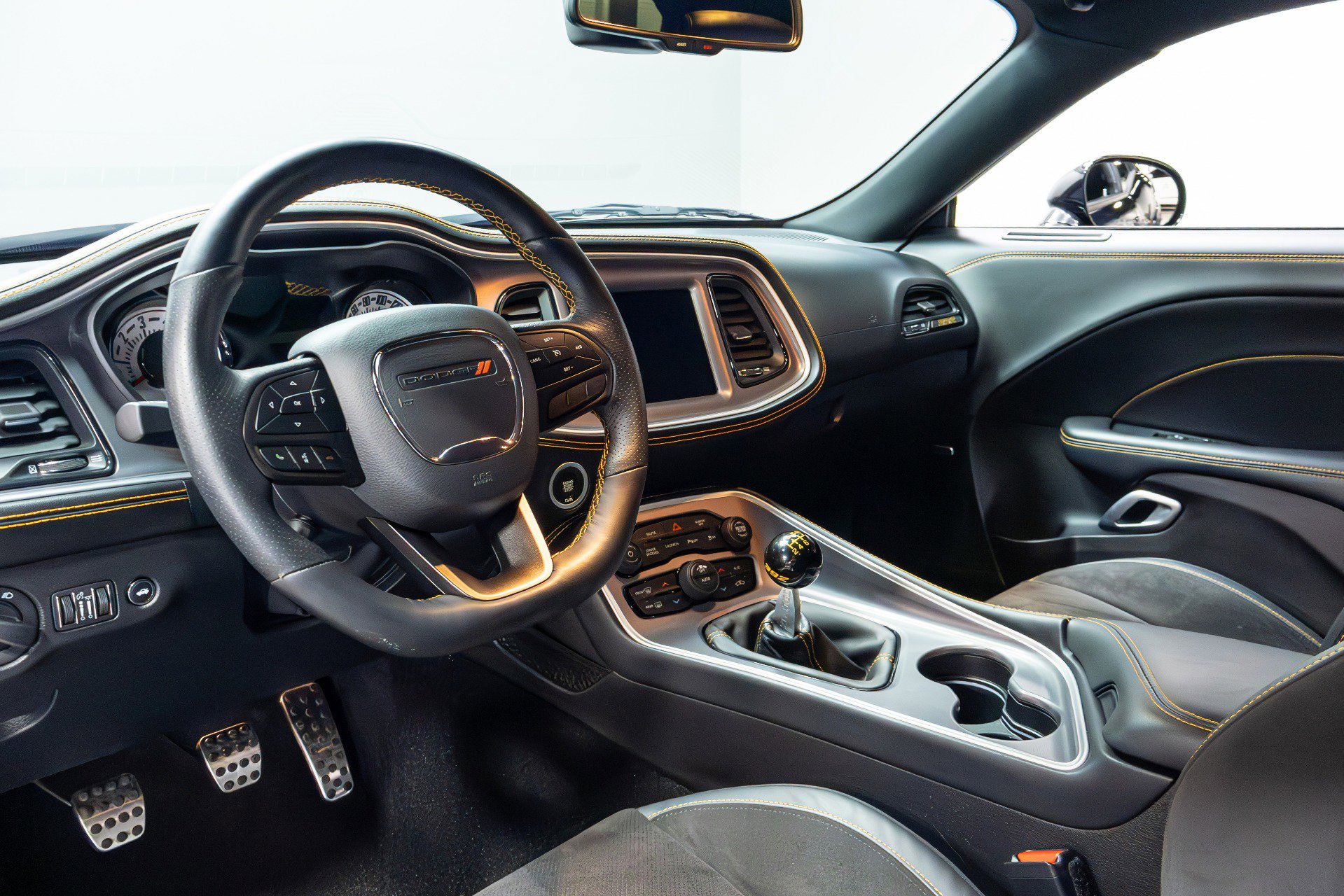 Used 2022 Dodge Challenger R/T Scat Pack RWD image 9