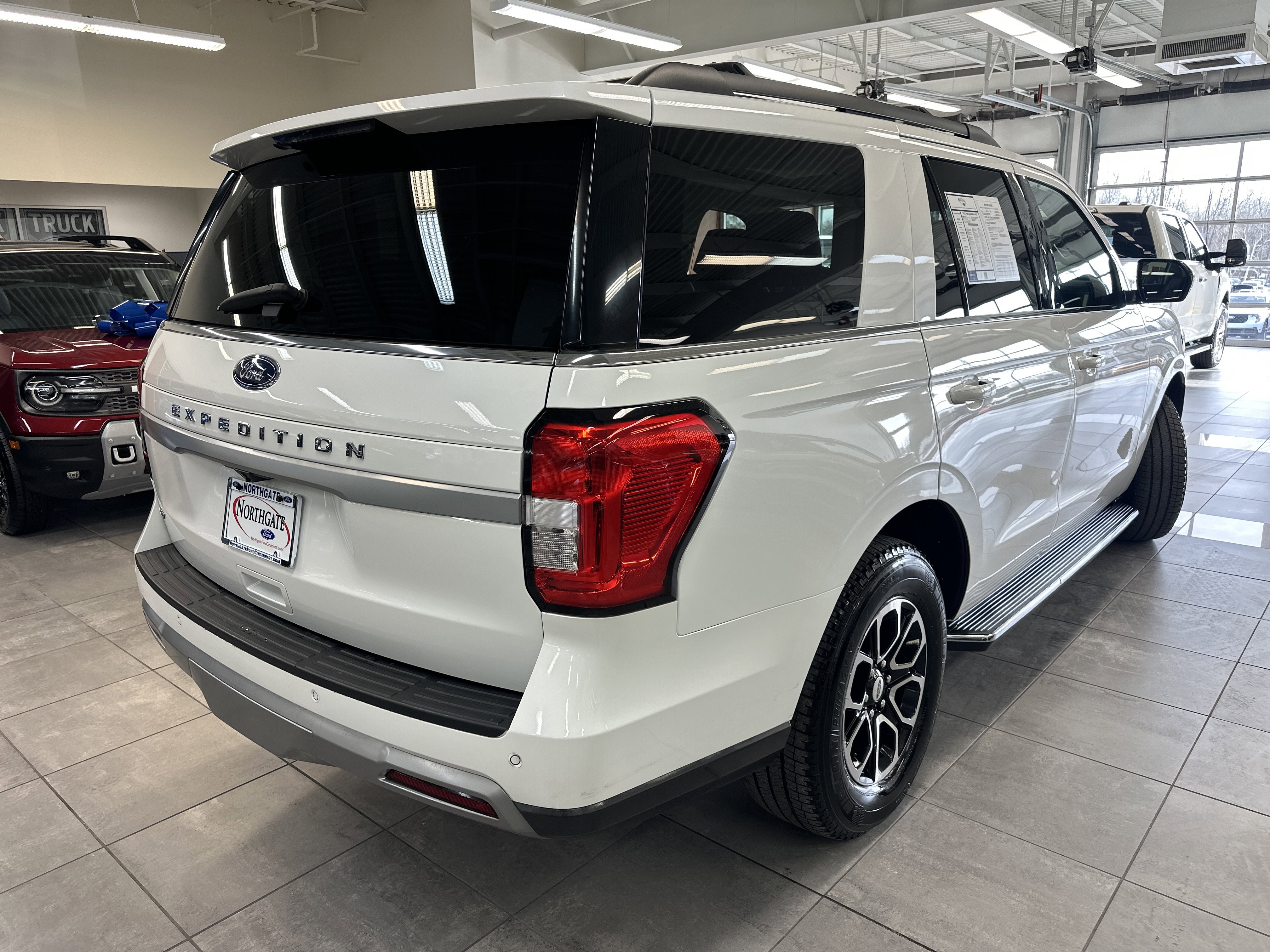 Used 2022 Ford Expedition XLT image 14