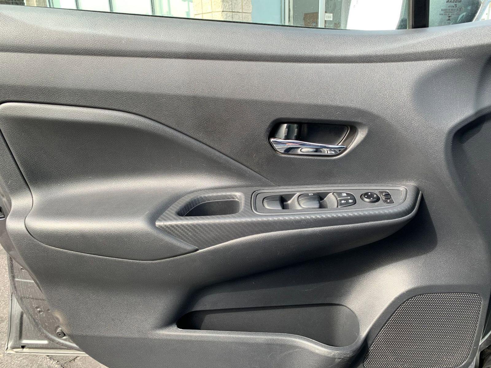 Used 2025 Nissan Versa SV image 18