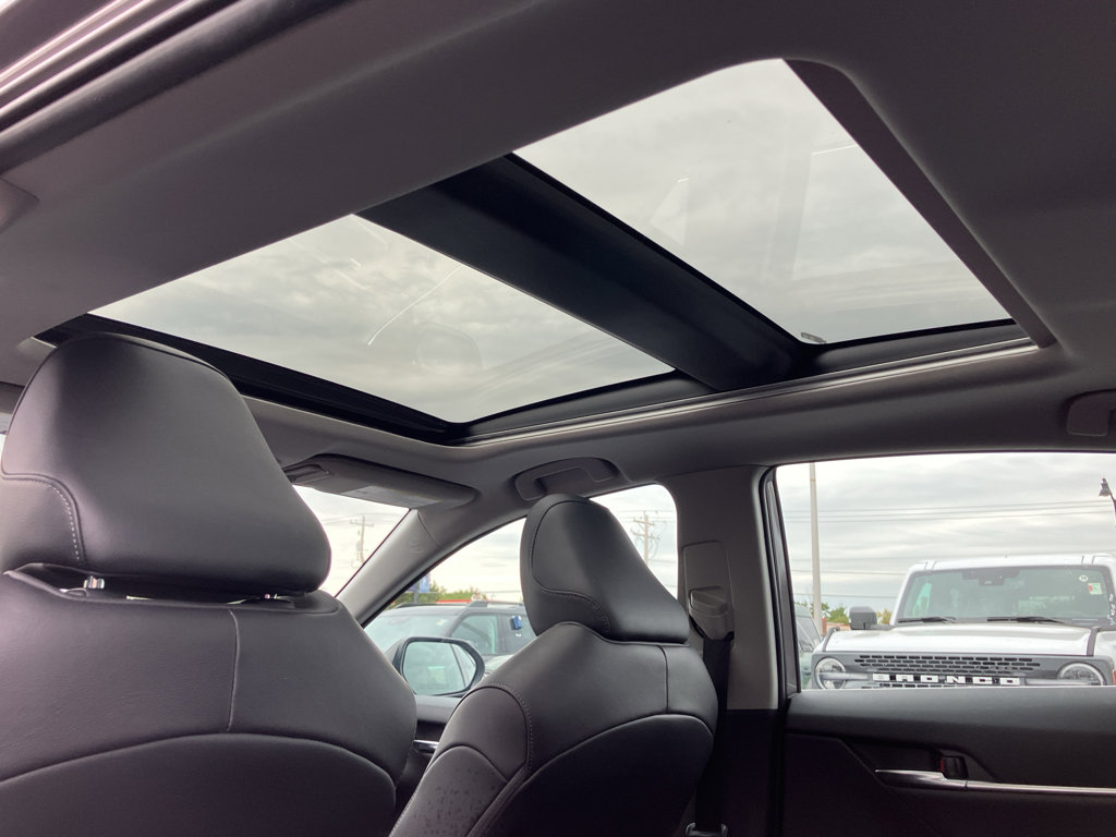 Used 2021 Toyota Camry XLE w/ Navigation Package image 37