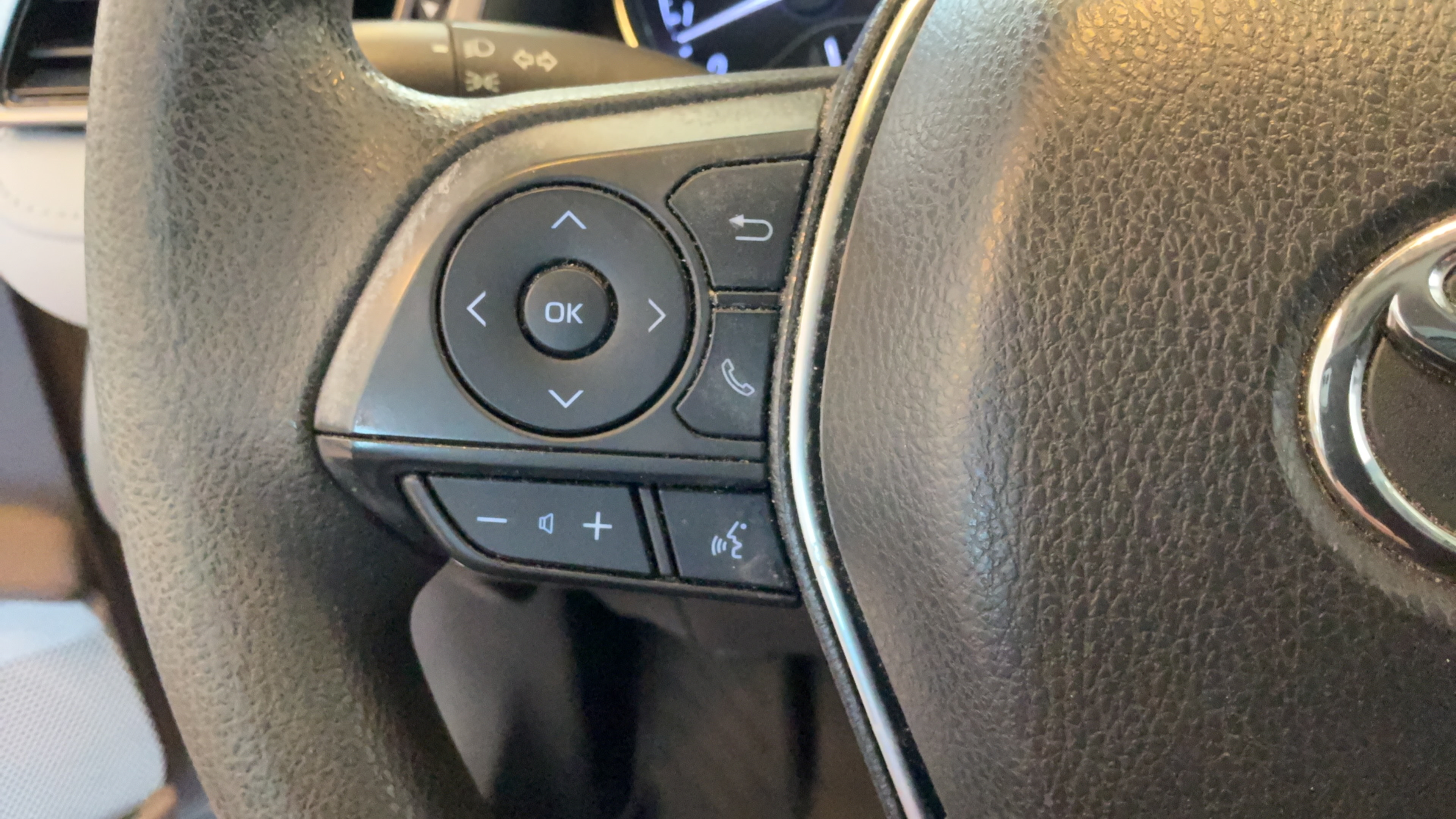 Used 2019 Toyota Camry LE FWD image 17