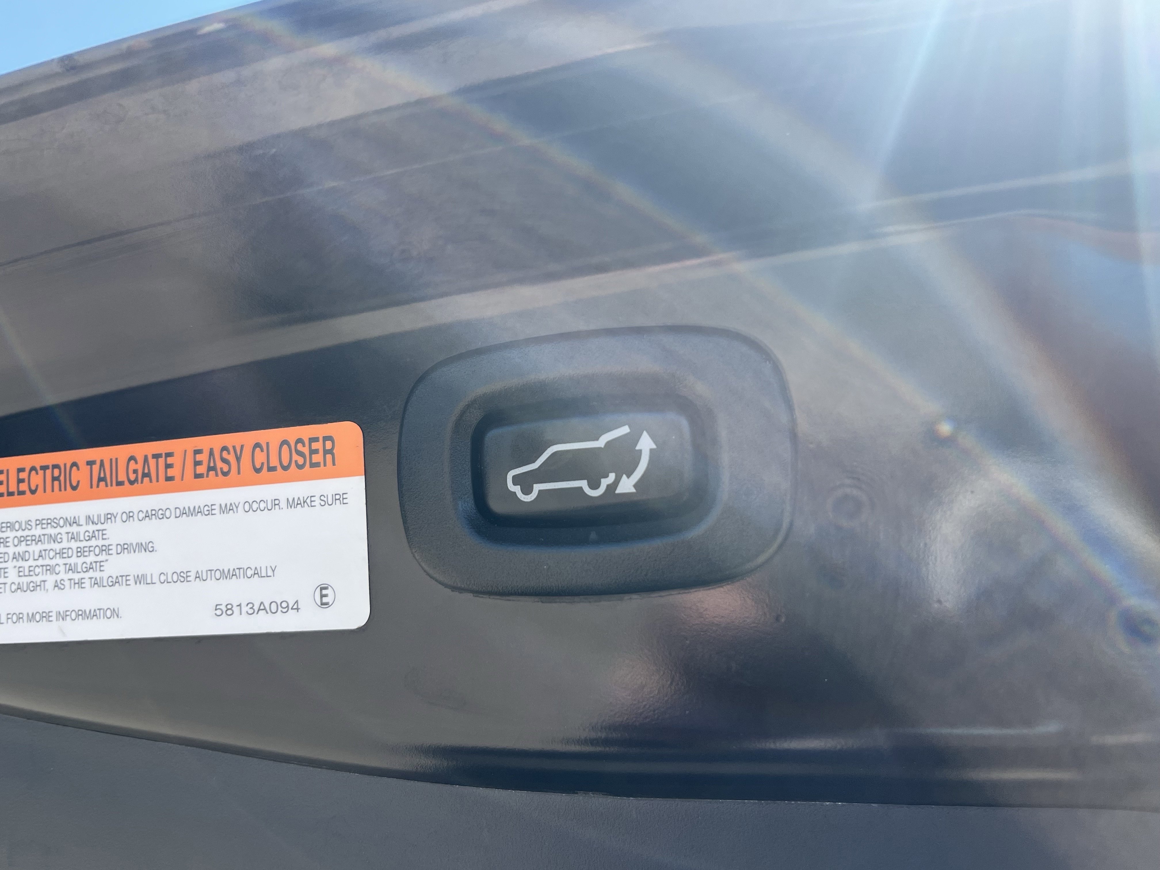 Used 2018 Mitsubishi Outlander SEL image 35