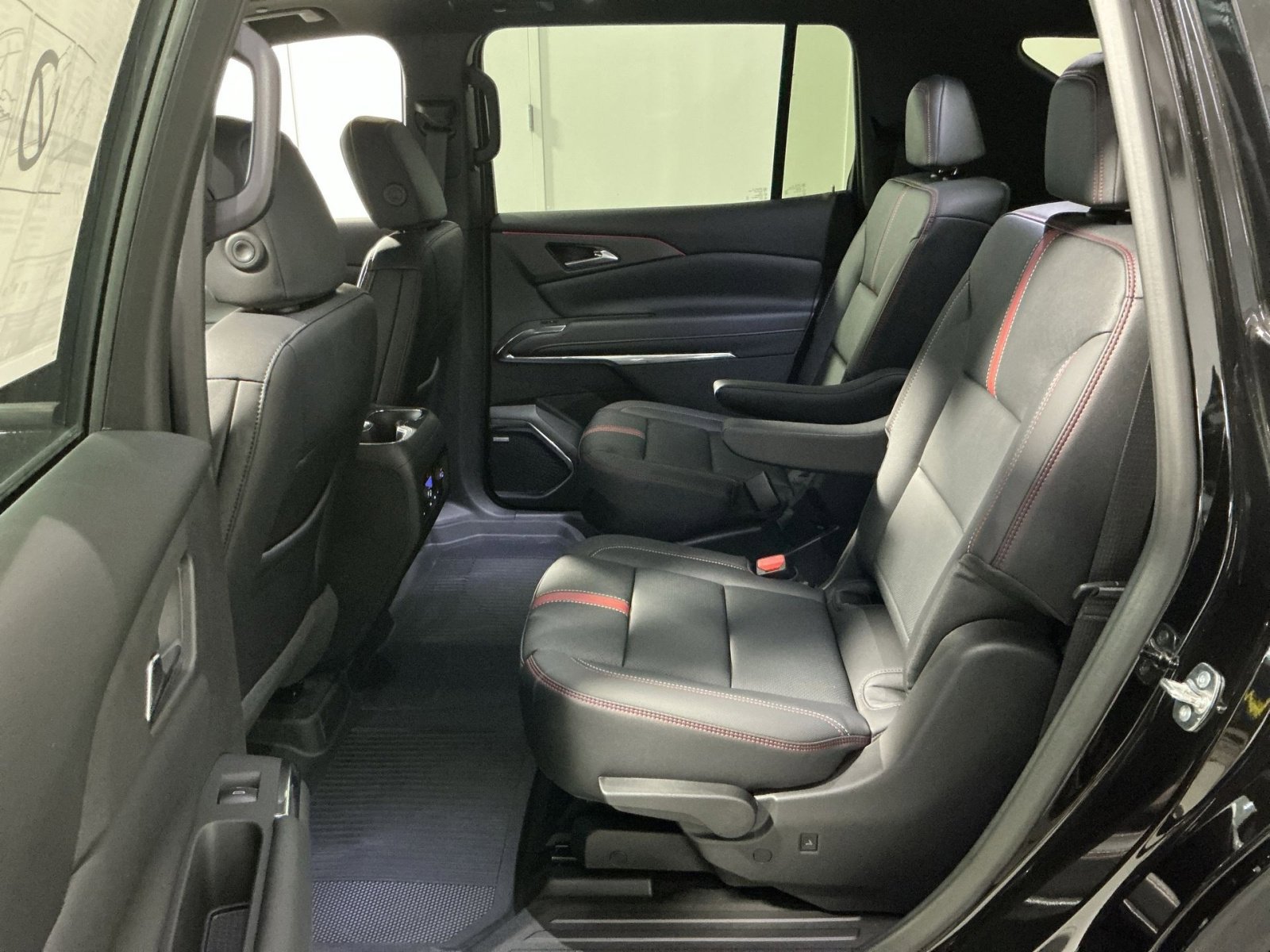 New 2026 Chevrolet Traverse RS w/ LPO, Floor Liner Package image 33