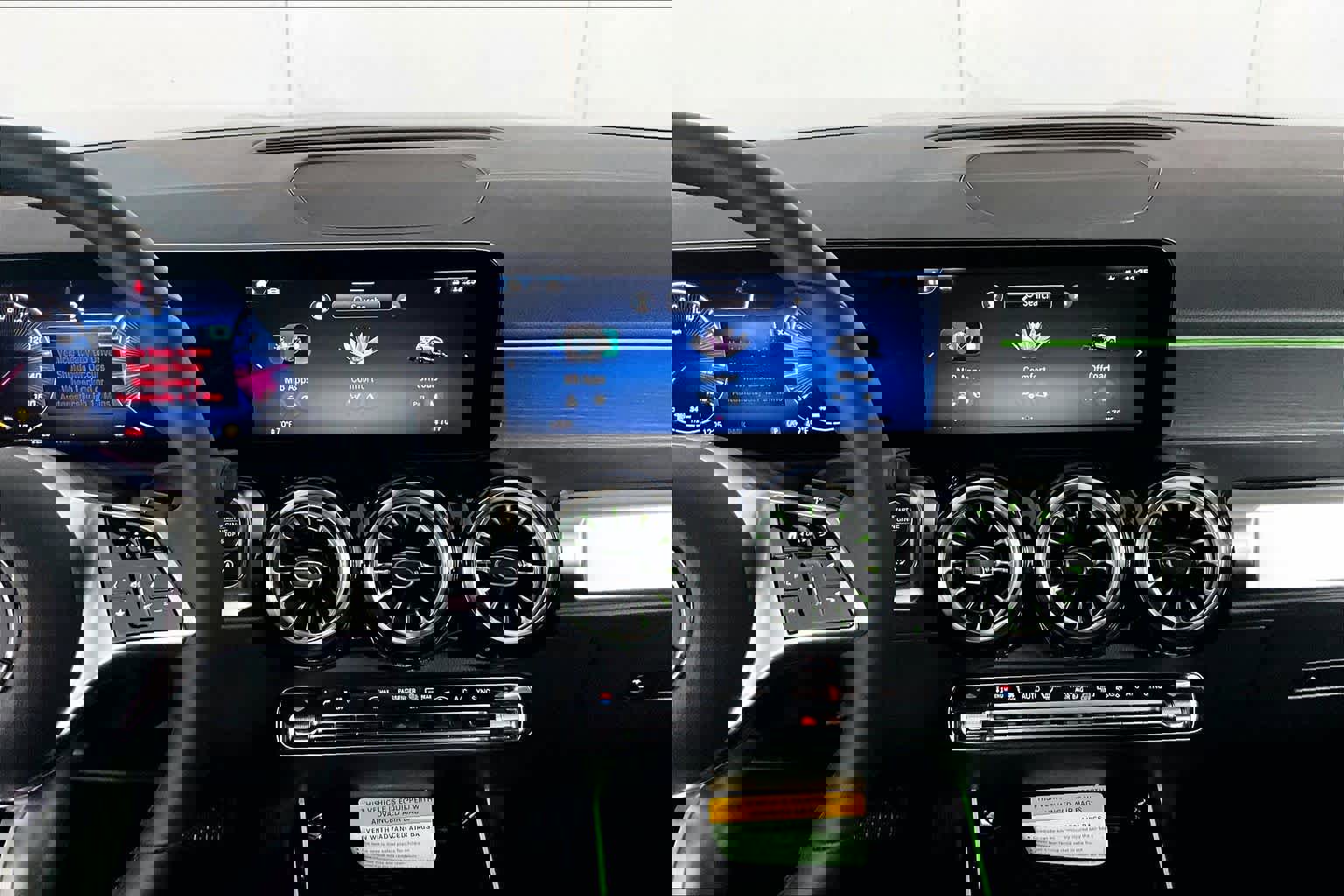 New 2026 Mercedes-Benz GLB 250 4MATIC image 9