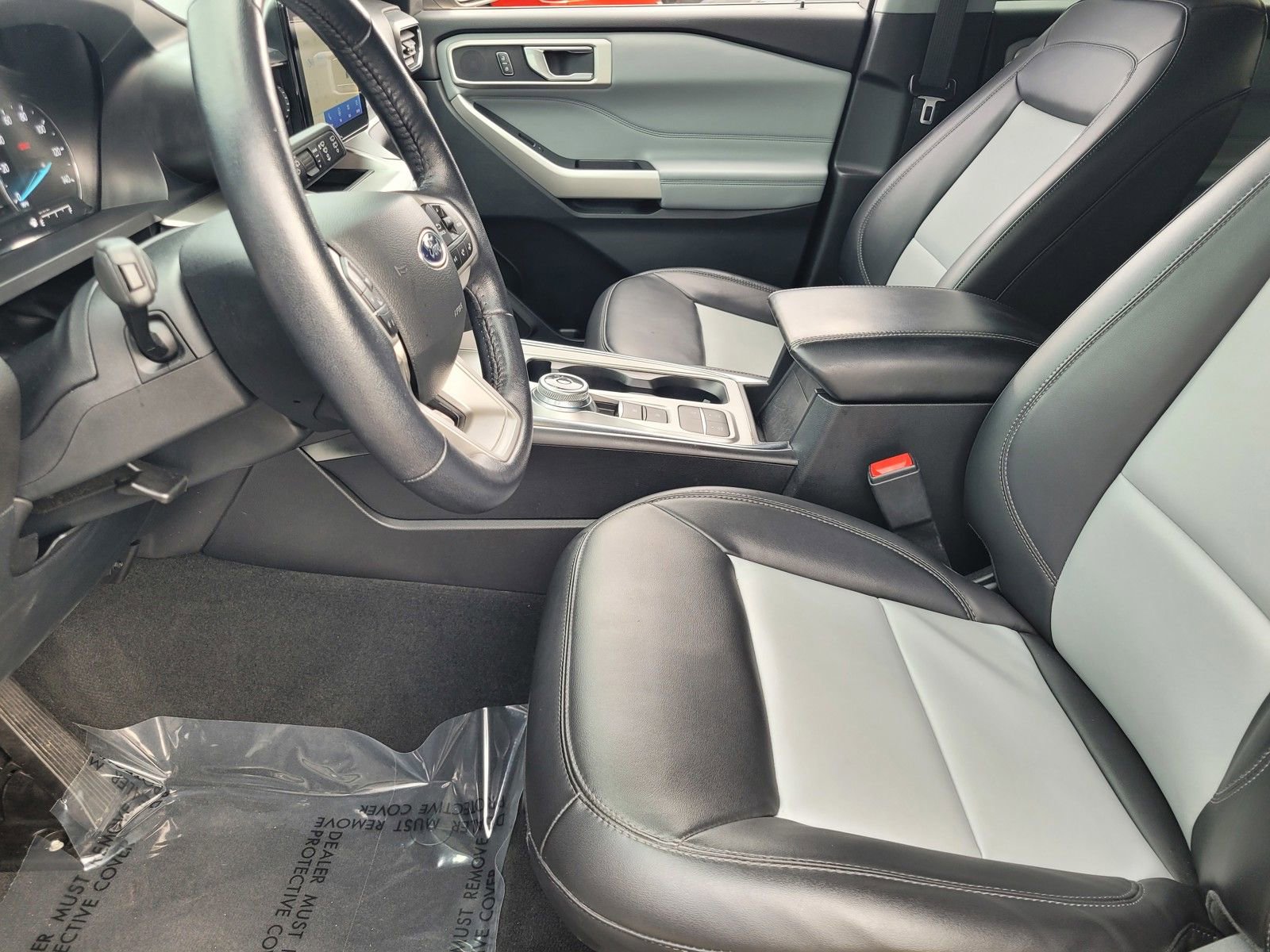 Used 2022 Ford Explorer XLT w/ Equipment Group 202A image 21