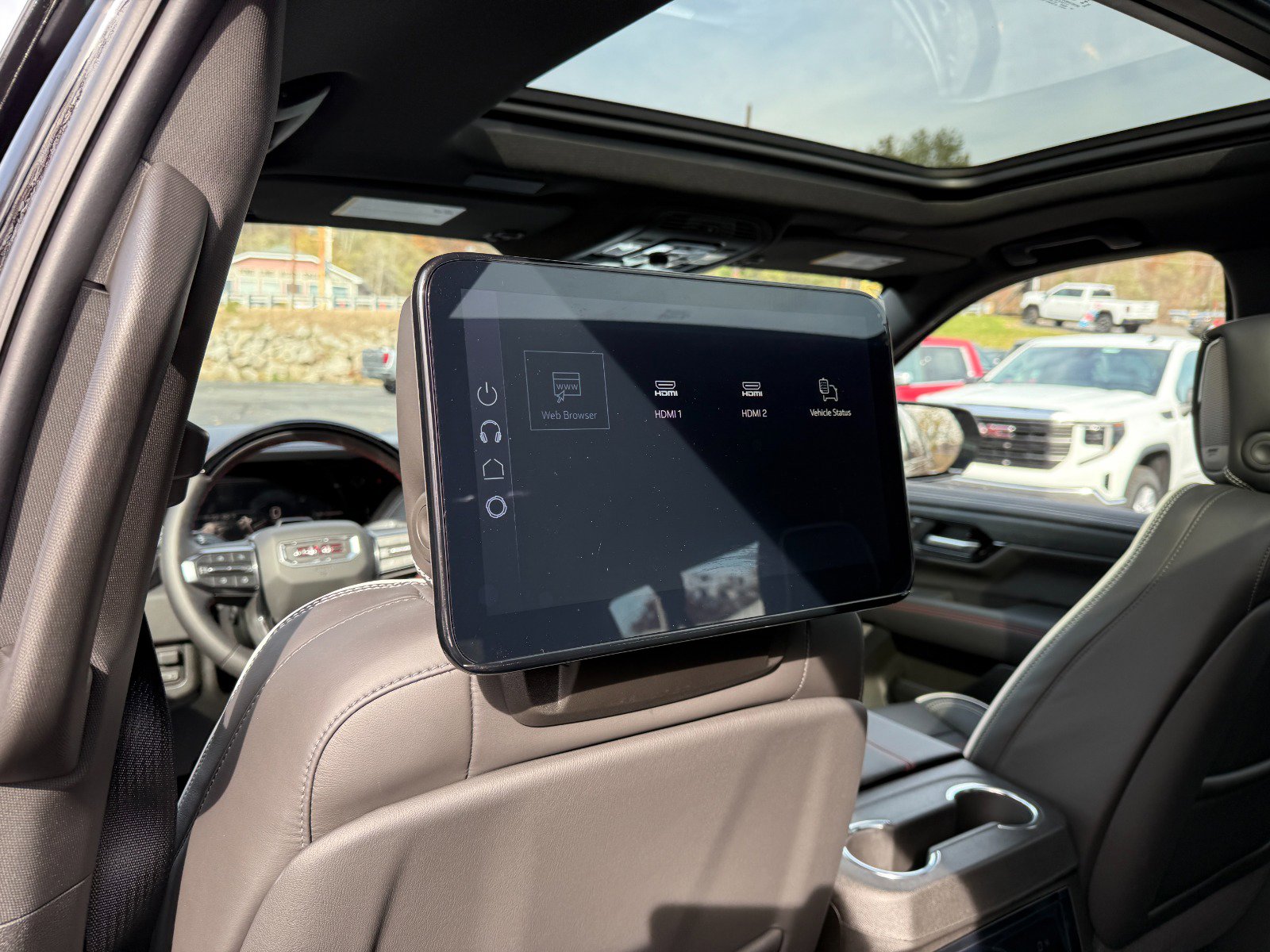 New 2026 GMC Yukon XL AT4 Ultimate w/ LPO, Floor Liner Package image 19