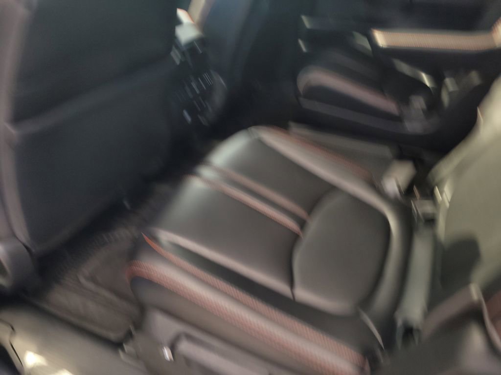 Used 2025 Honda Pilot TrailSport image 11