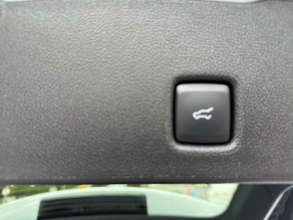 New 2025 Ford Escape SE image 31