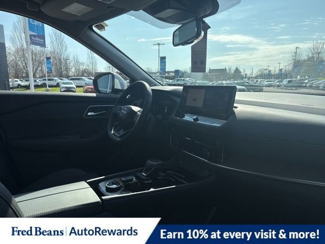 New 2026 Nissan Rogue Platinum image 10