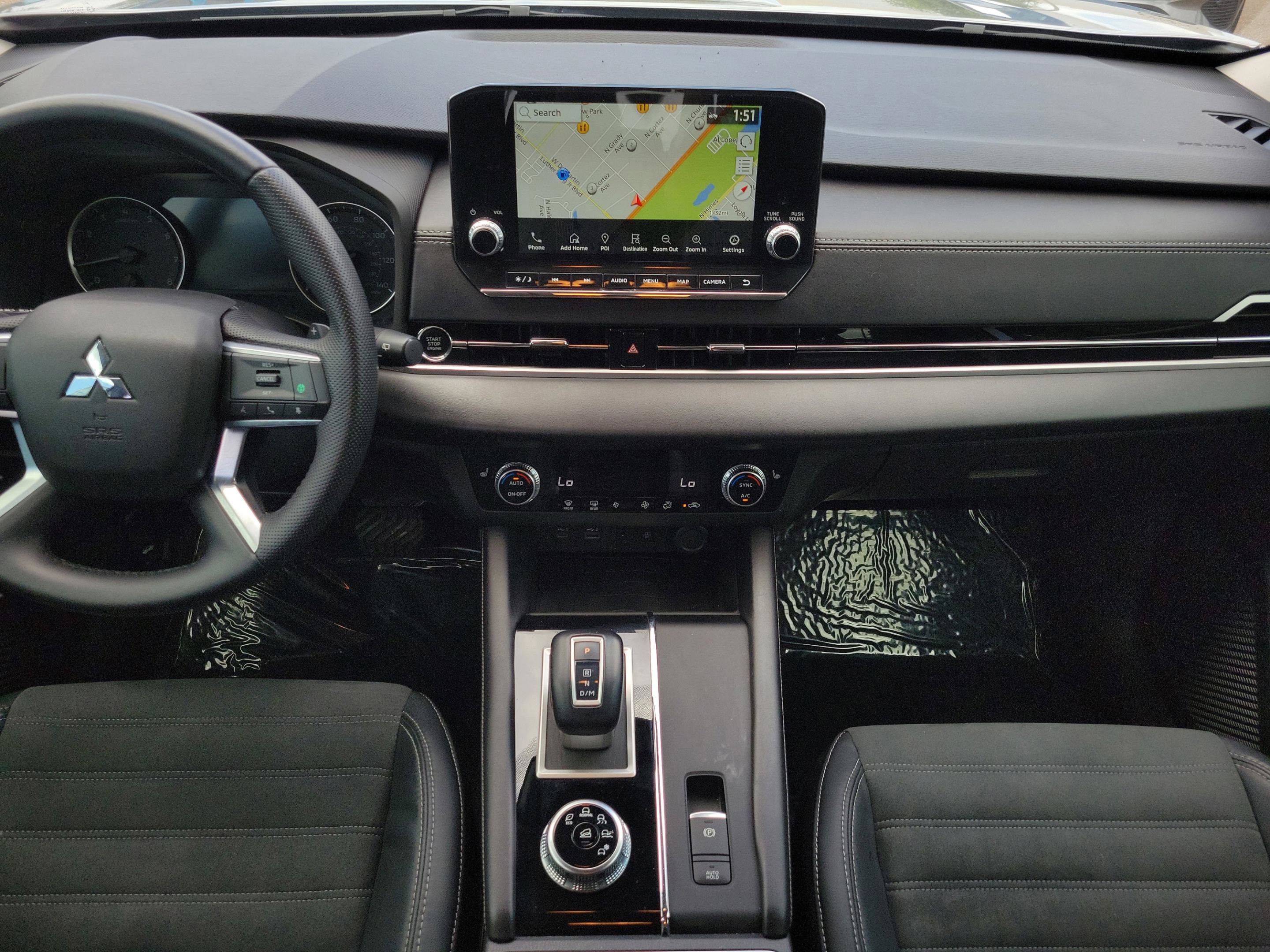 Used 2022 Mitsubishi Outlander SE image 18