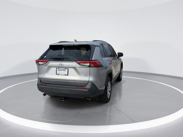 Used 2021 Toyota RAV4 LE image 6