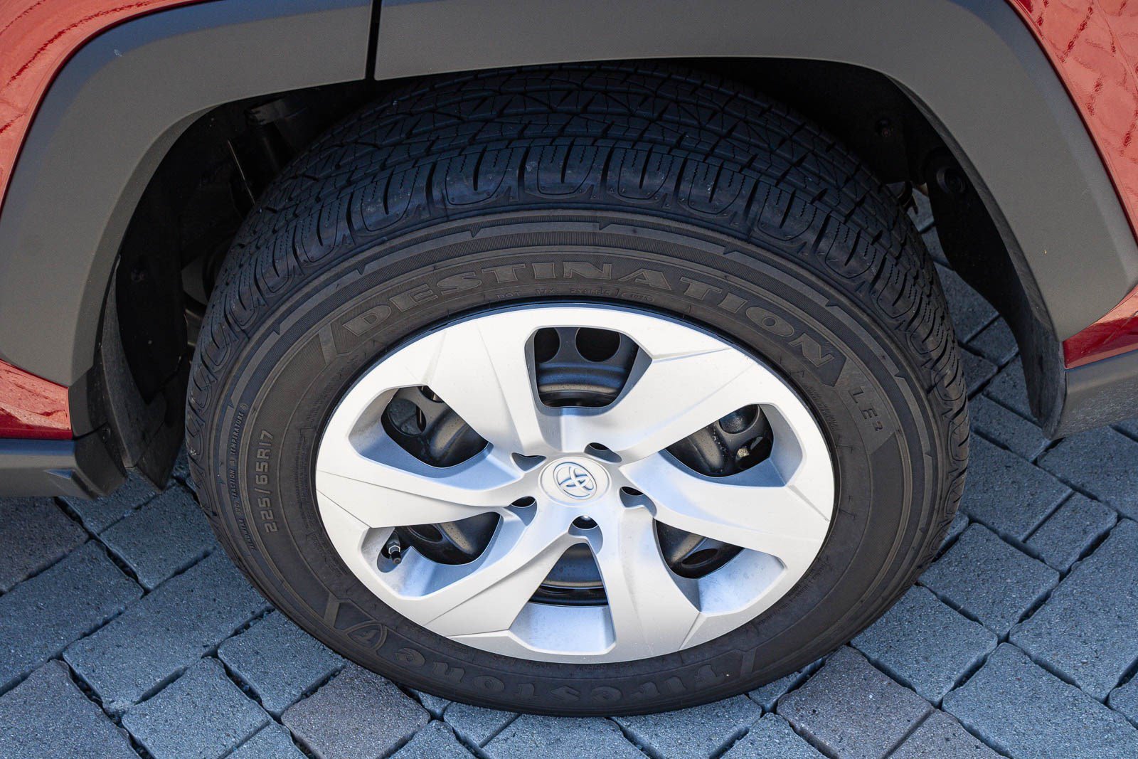 Used 2025 Toyota RAV4 LE FWD image 12