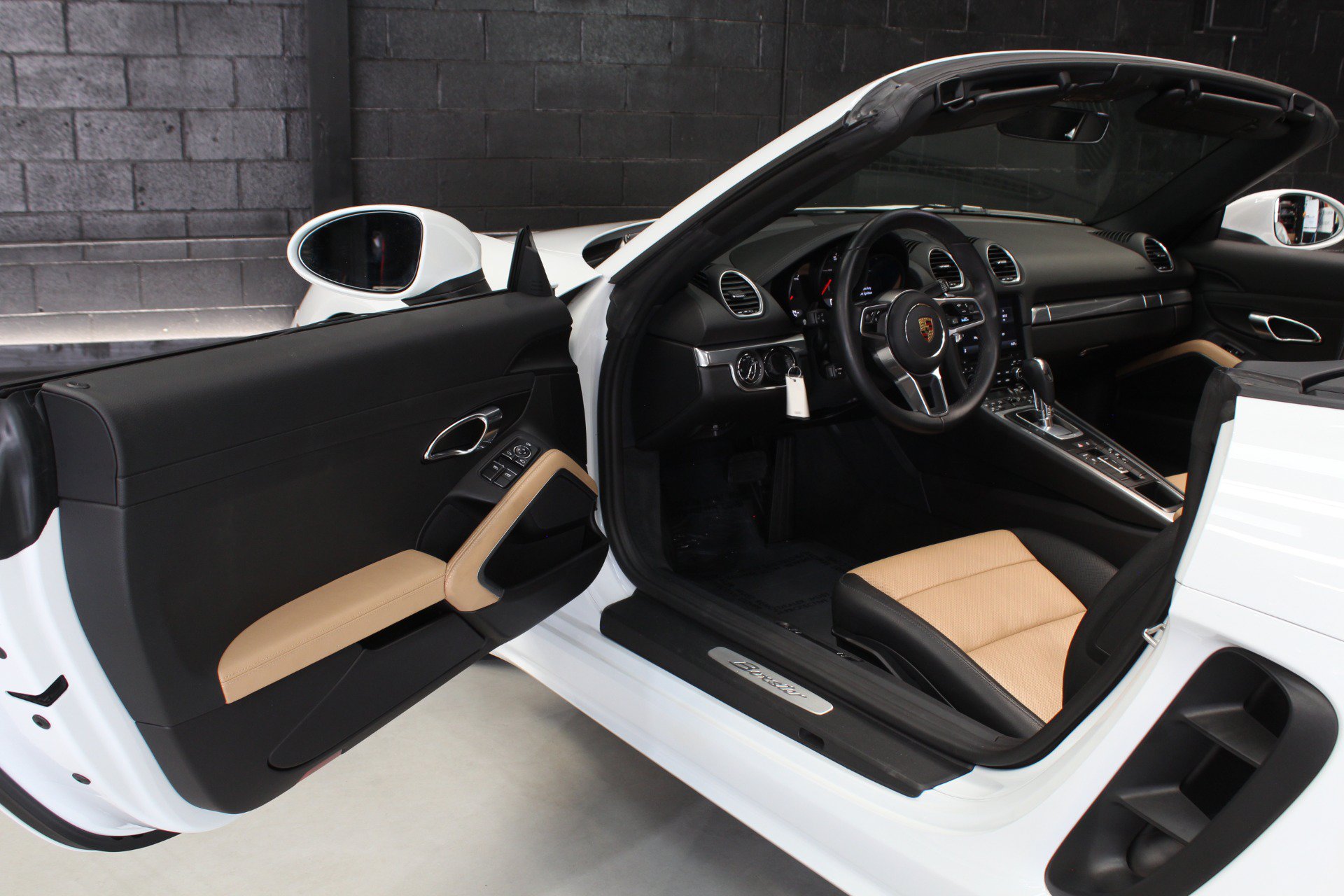 Used 2021 Porsche 718 Boxster w/ Premium Package RWD image 45