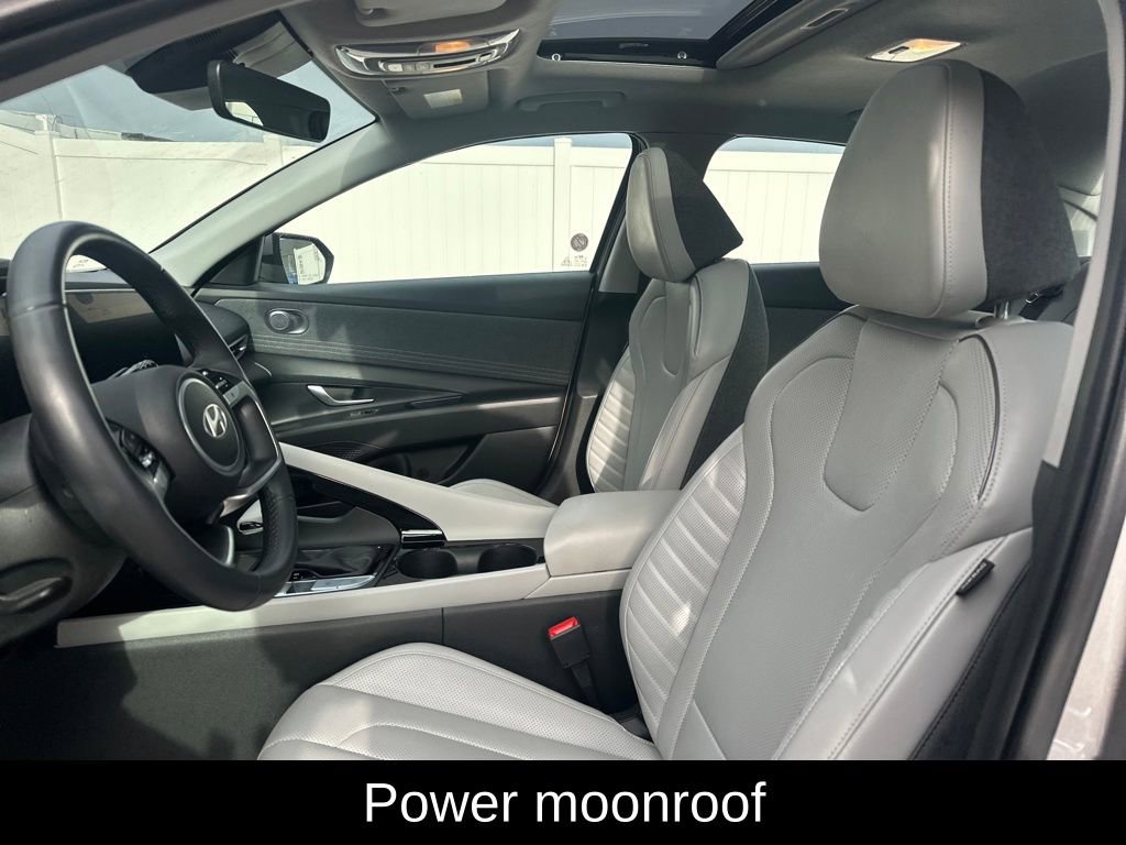 Used 2025 Hyundai Elantra Limited image 11