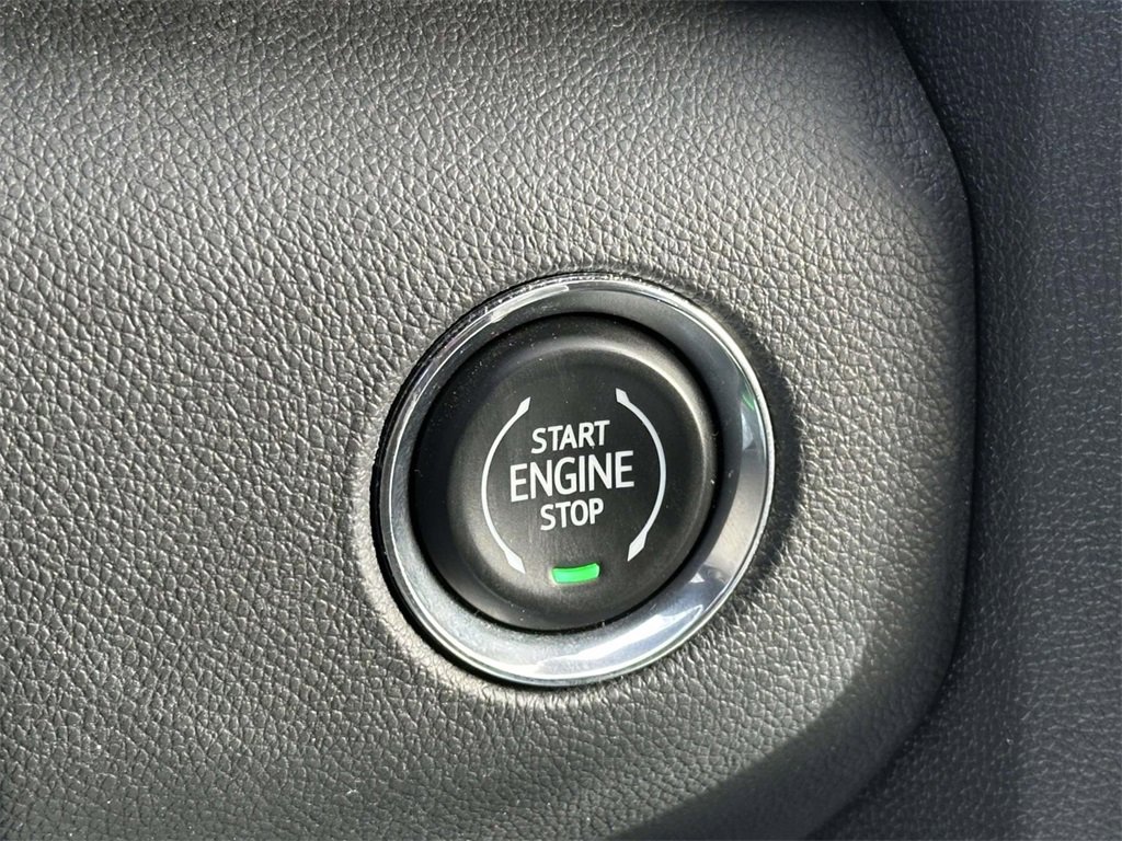 Used 2025 GMC Acadia Elevation image 8