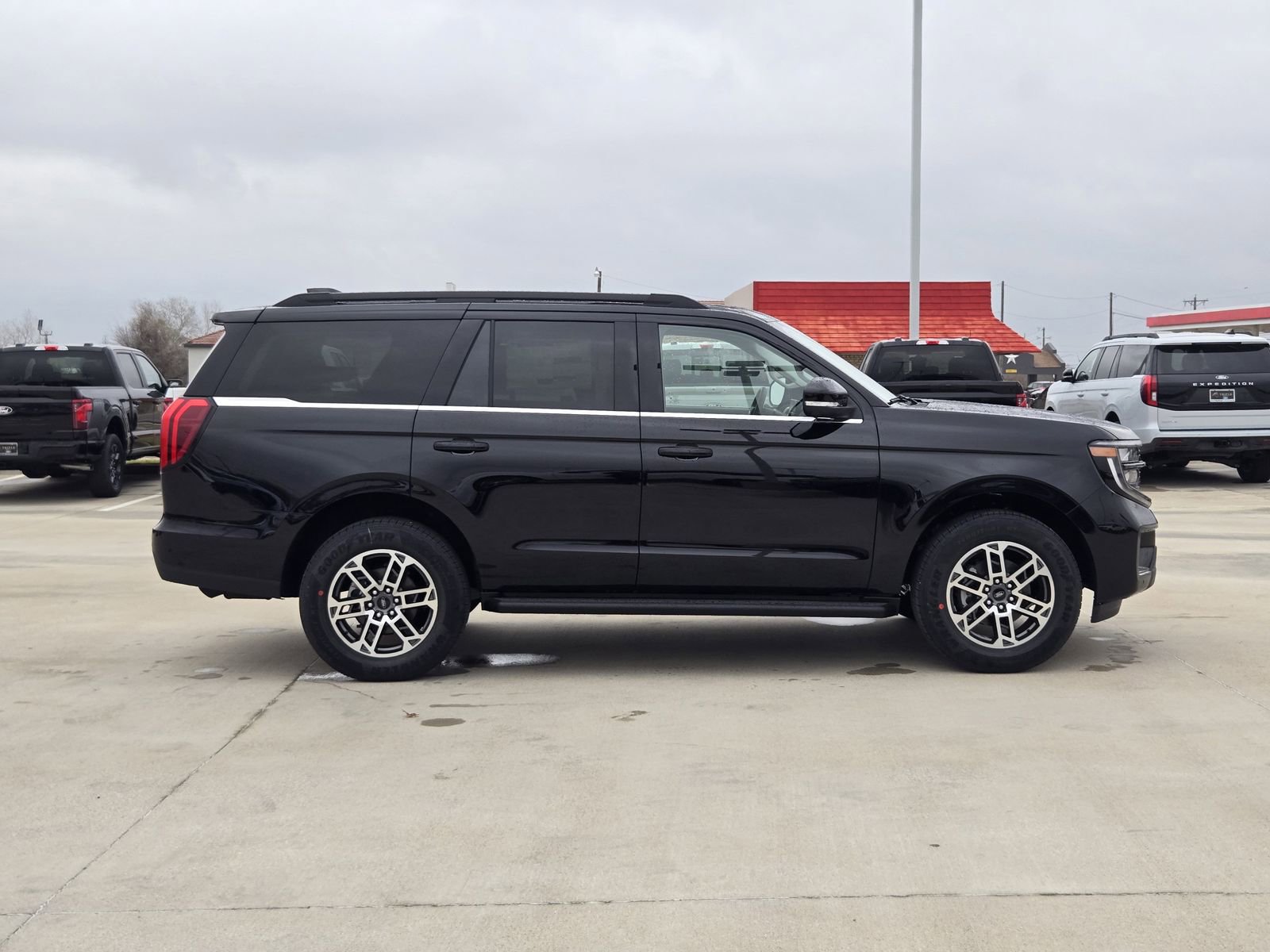 New 2026 Ford Expedition Active RWD image 7