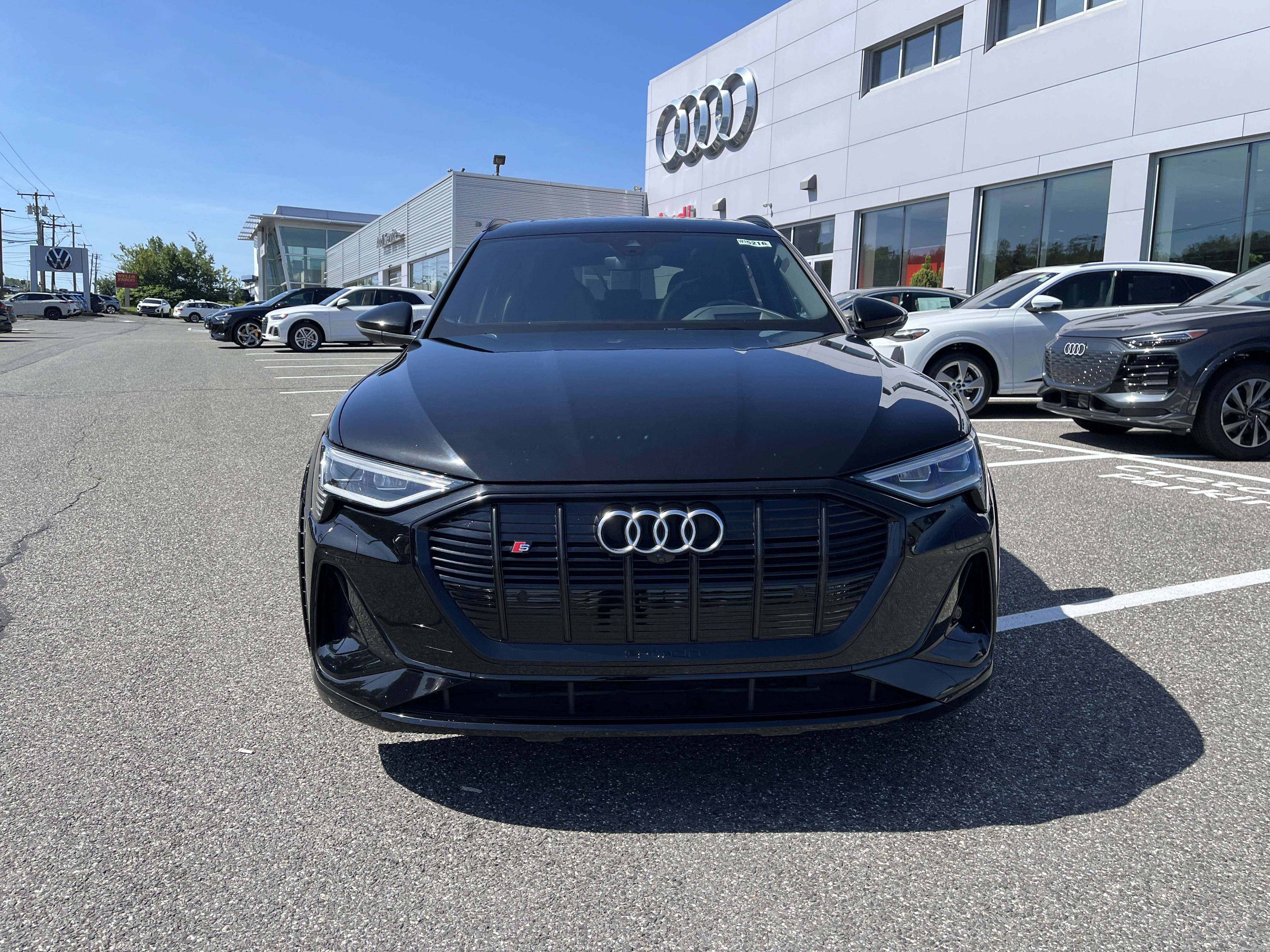 Certified 2022 Audi e-tron S Prestige w/ Prestige Package AWD/4WD image 2