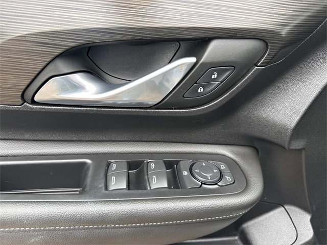 Used 2022 GMC Terrain SLE image 25